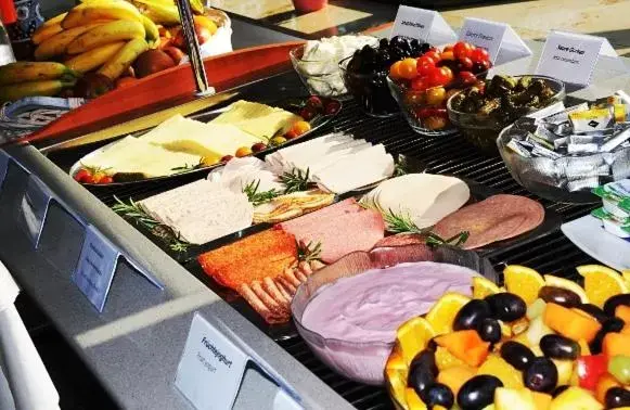 Buffet breakfast in Hotel Sonnenkeller Buffet breakfast in Hotel Sonnenkeller