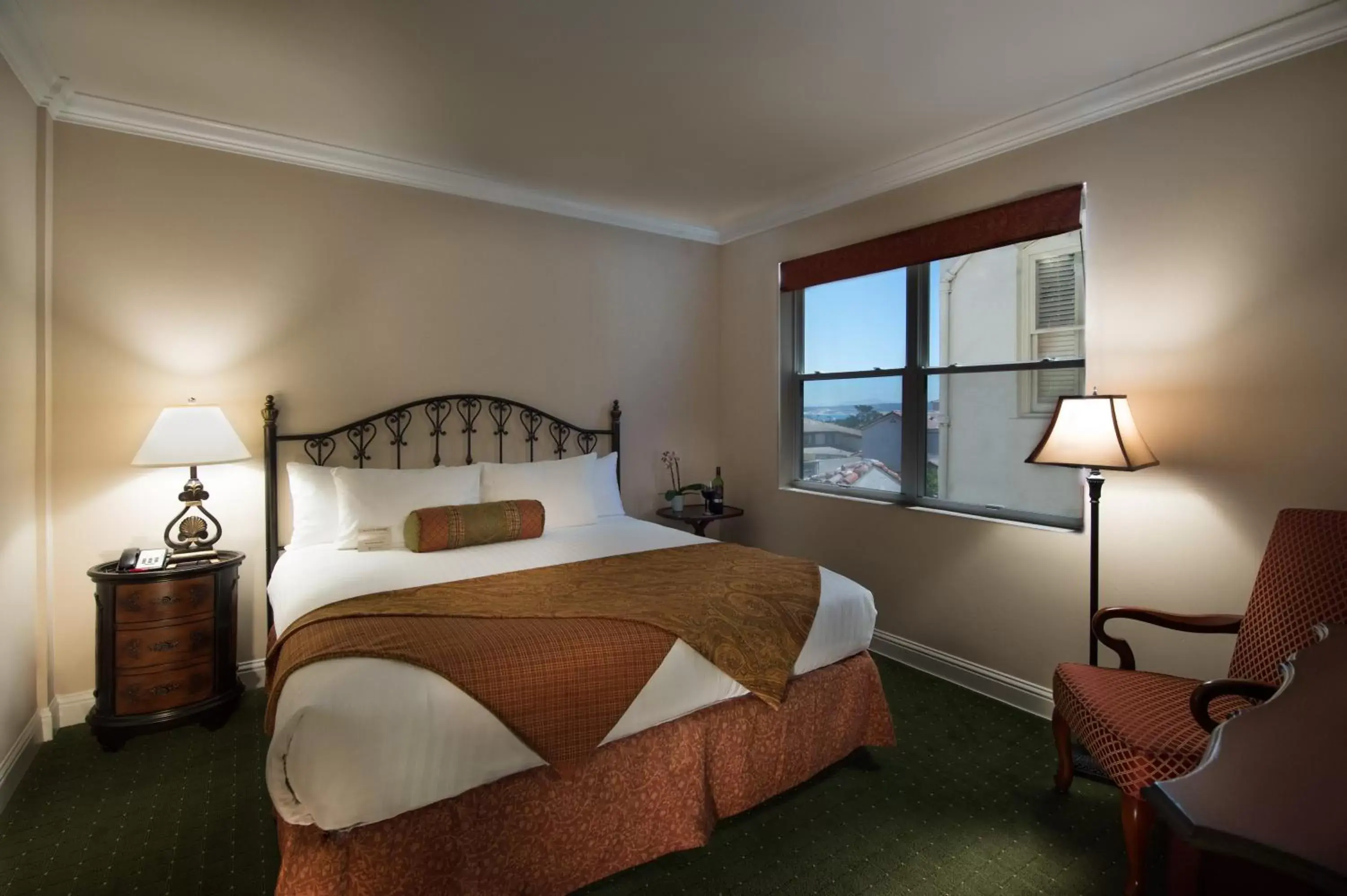 Bedroom, Bed in The Monterey Hotel