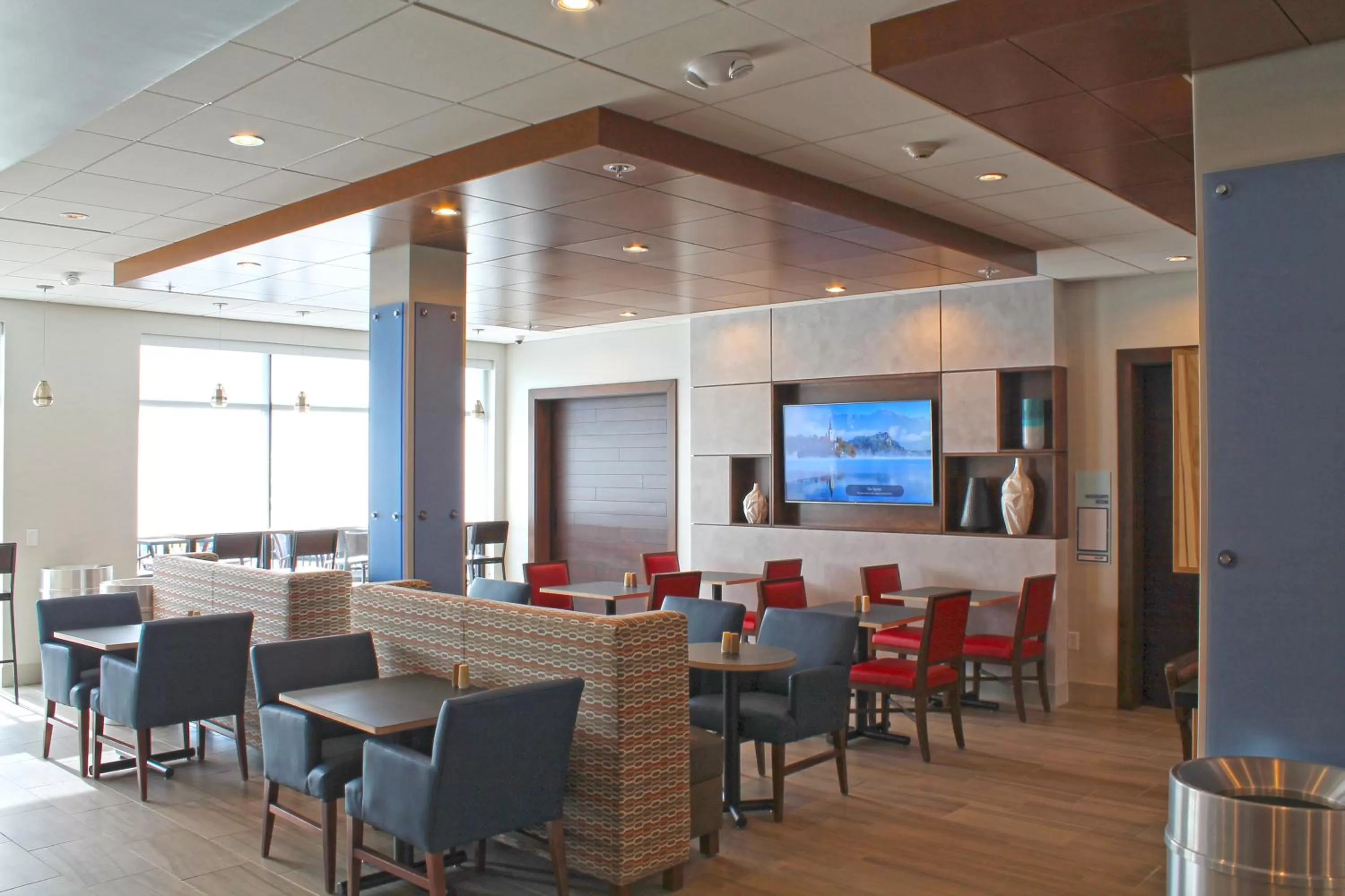 Breakfast in Holiday Inn Express & Suites - St. Louis South - I-55 by IHG