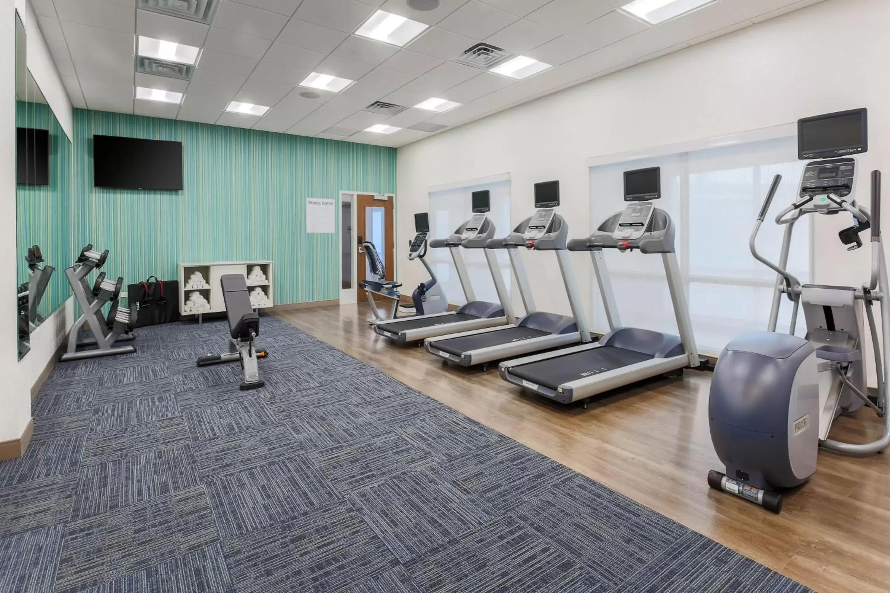 Fitness centre/facilities, Fitness Center/Facilities in Holiday Inn Express & Suites Chicago O'Hare Airport, an IHG Hotel