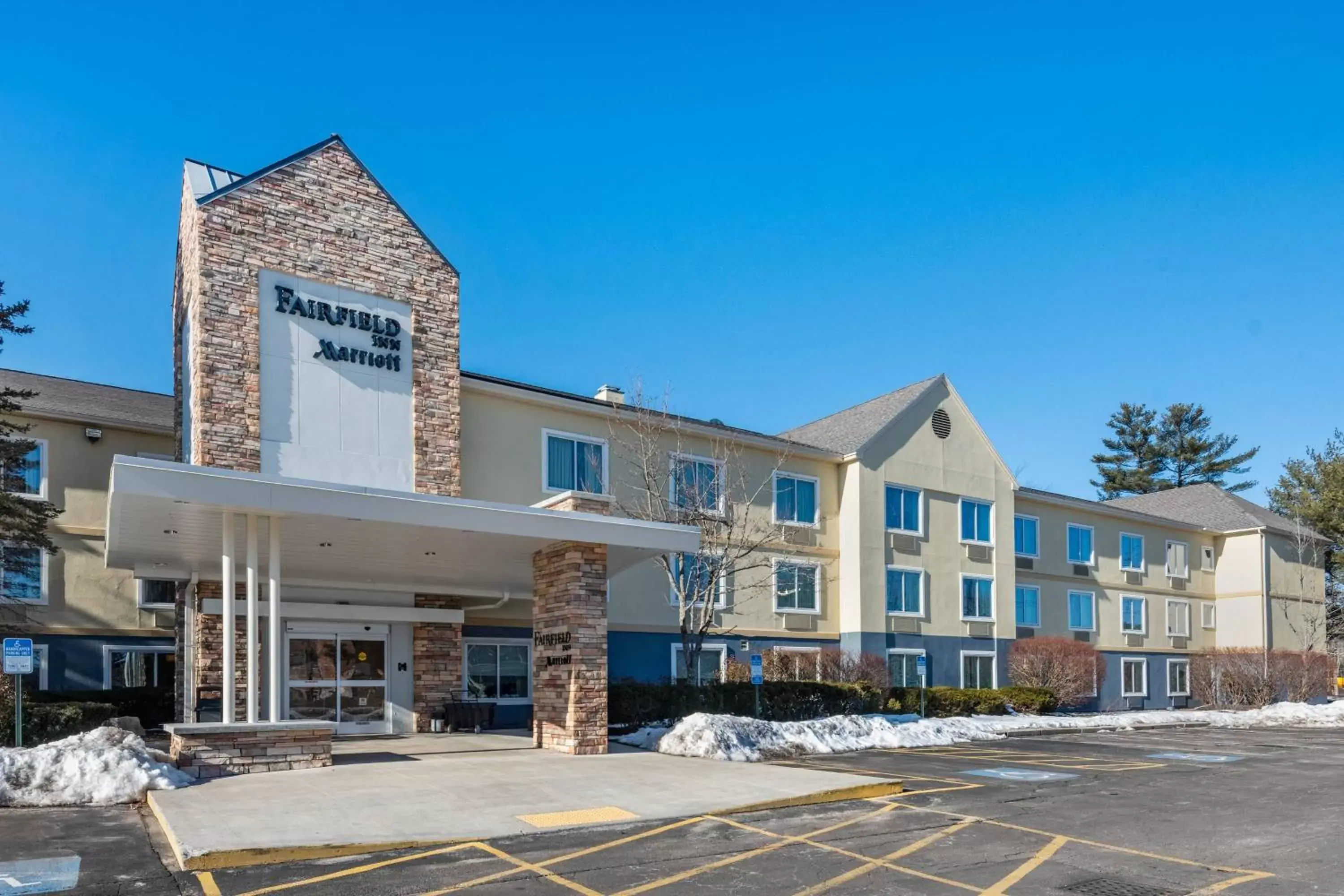 Property Building in Fairfield Inn Portland Maine Mall