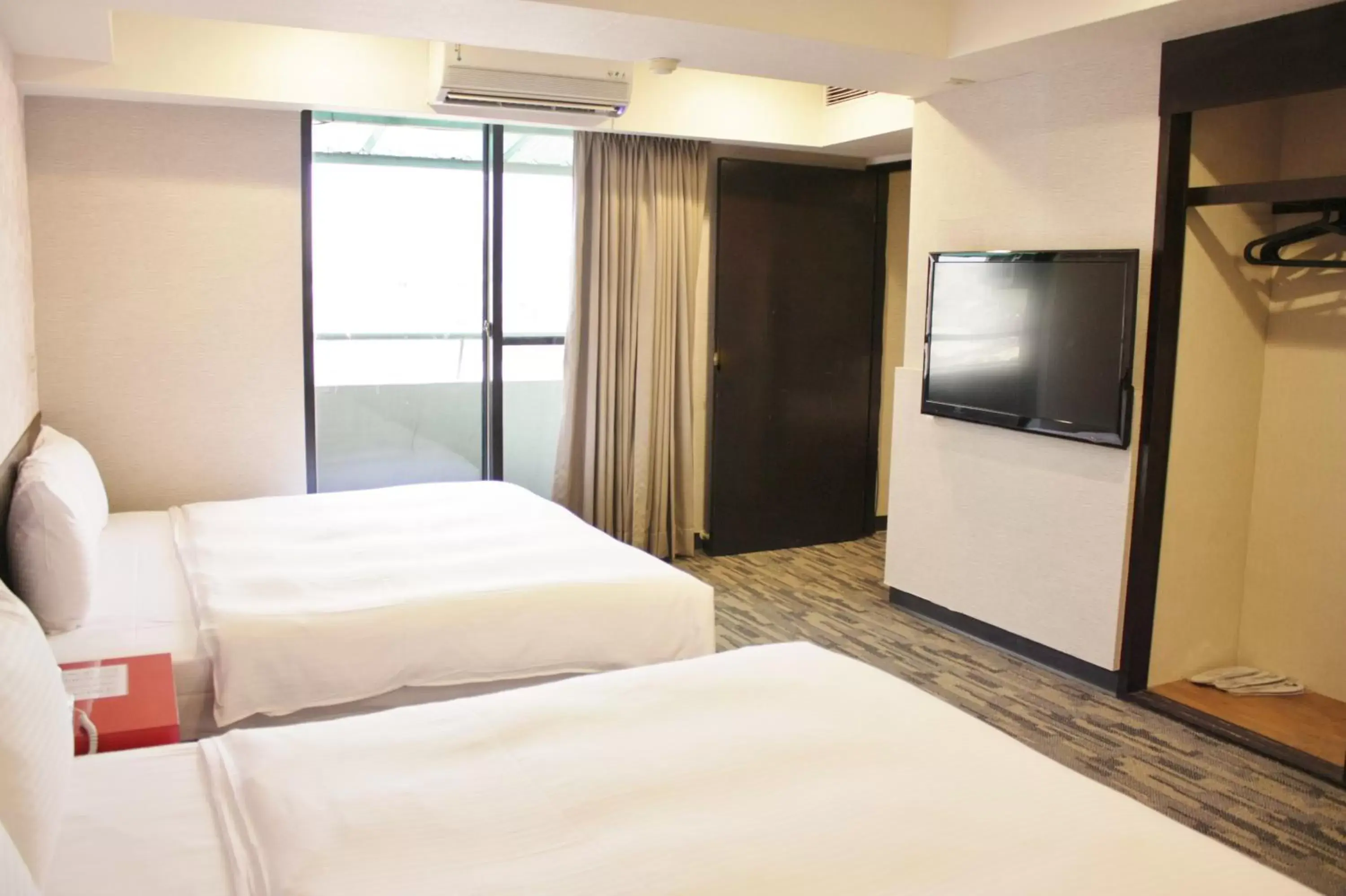 Photo of the whole room, Bed in LIHO Hotel Tainan Photo of the whole room, Bed in LIHO Hotel Tainan