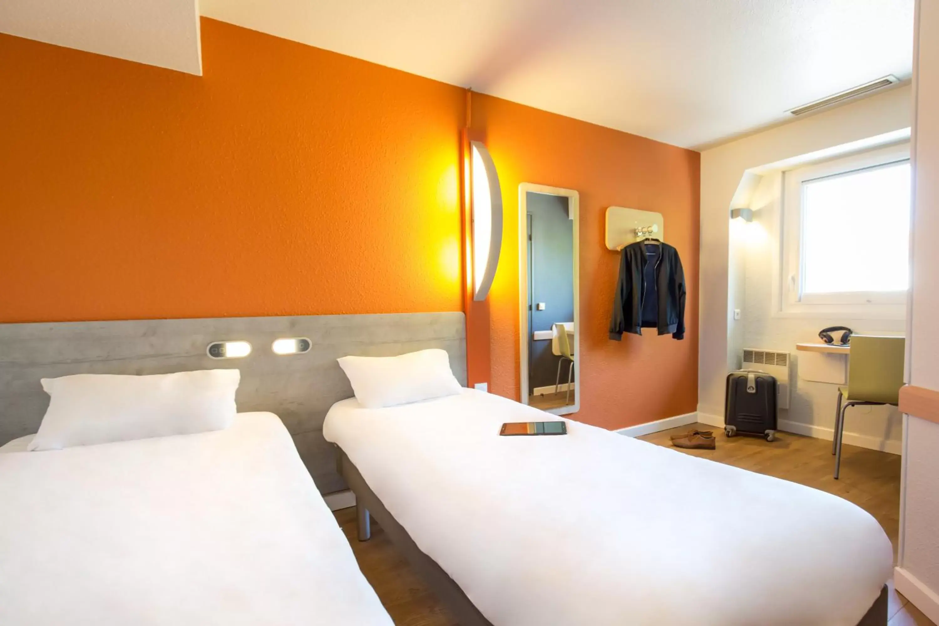 Bedroom, Bed in ibis budget Vienne Sud