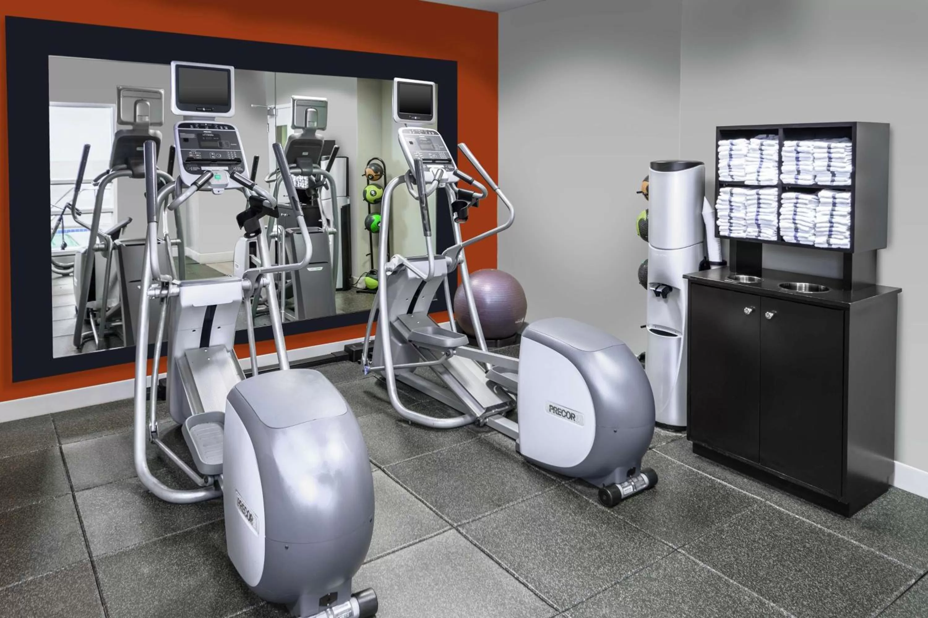 Fitness centre/facilities in Hilton Garden Inn Independence