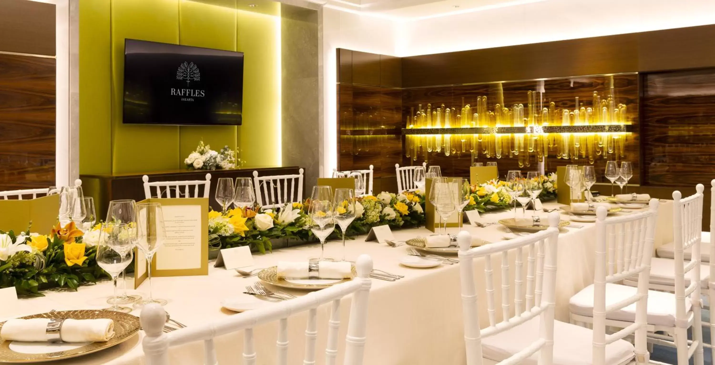 TV and multimedia, Restaurant/Places to Eat in Raffles Jakarta