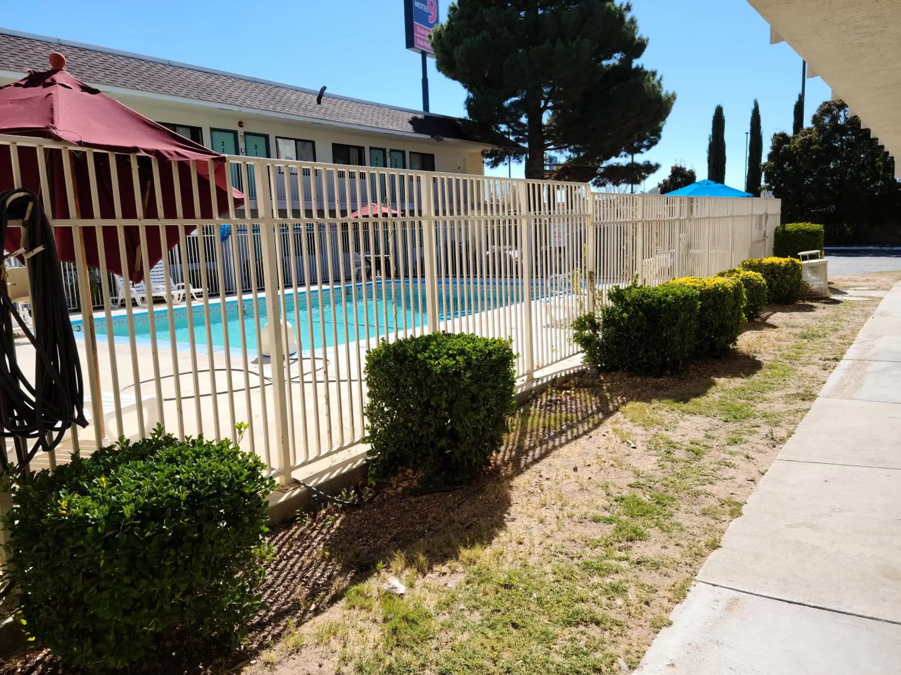 Property building, Swimming Pool in Motel 9 Las Cruces