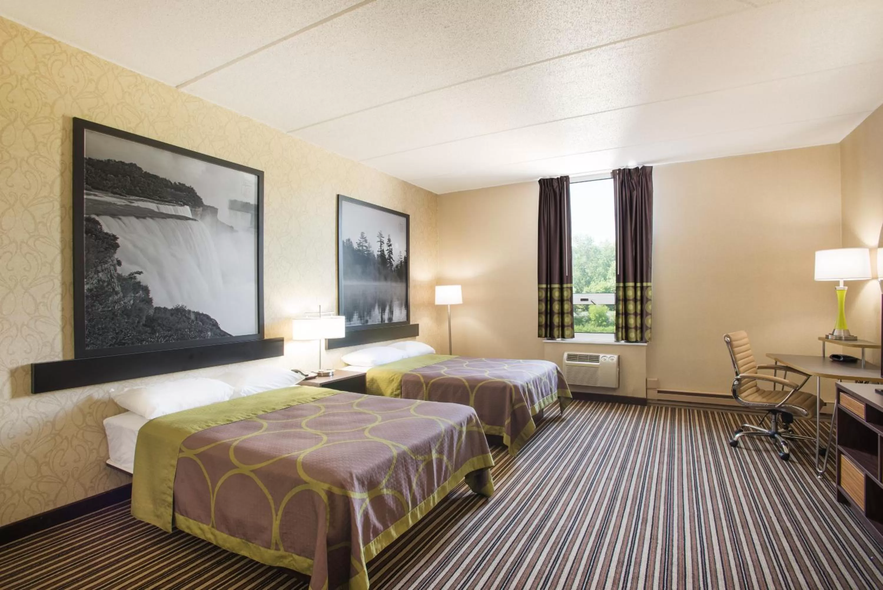 Bed in Super 8 by Wyndham Plattsburgh