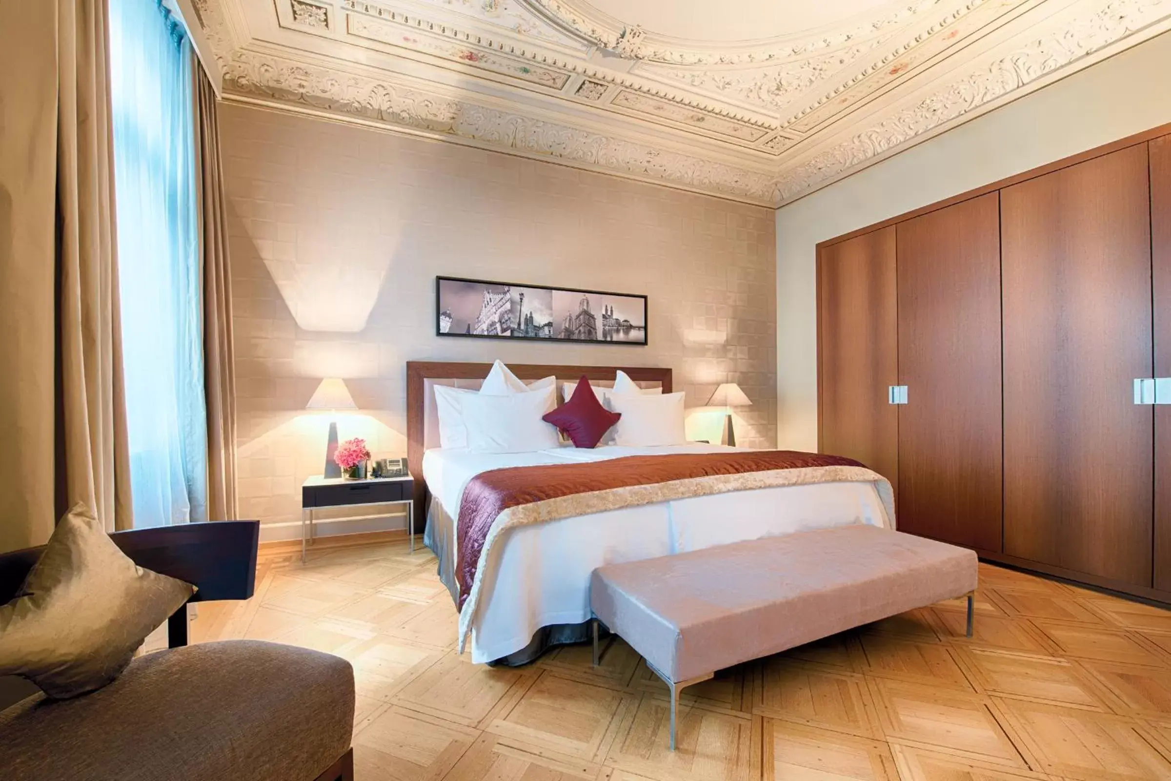 Luxury Suite in Alden Suite Hotel Splügenschloss Zurich