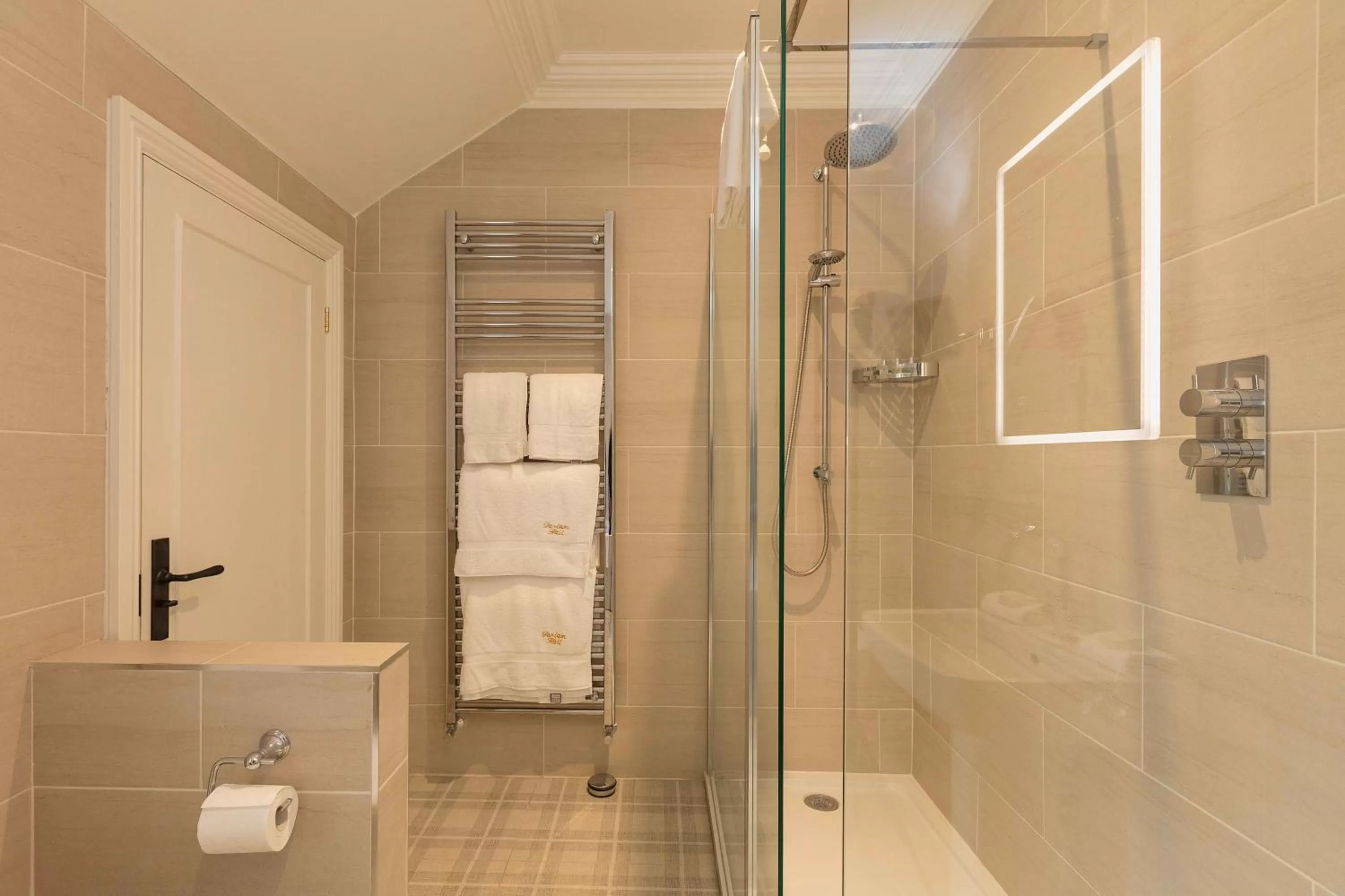 Bathroom in Farlam Hall Hotel & Restaurant