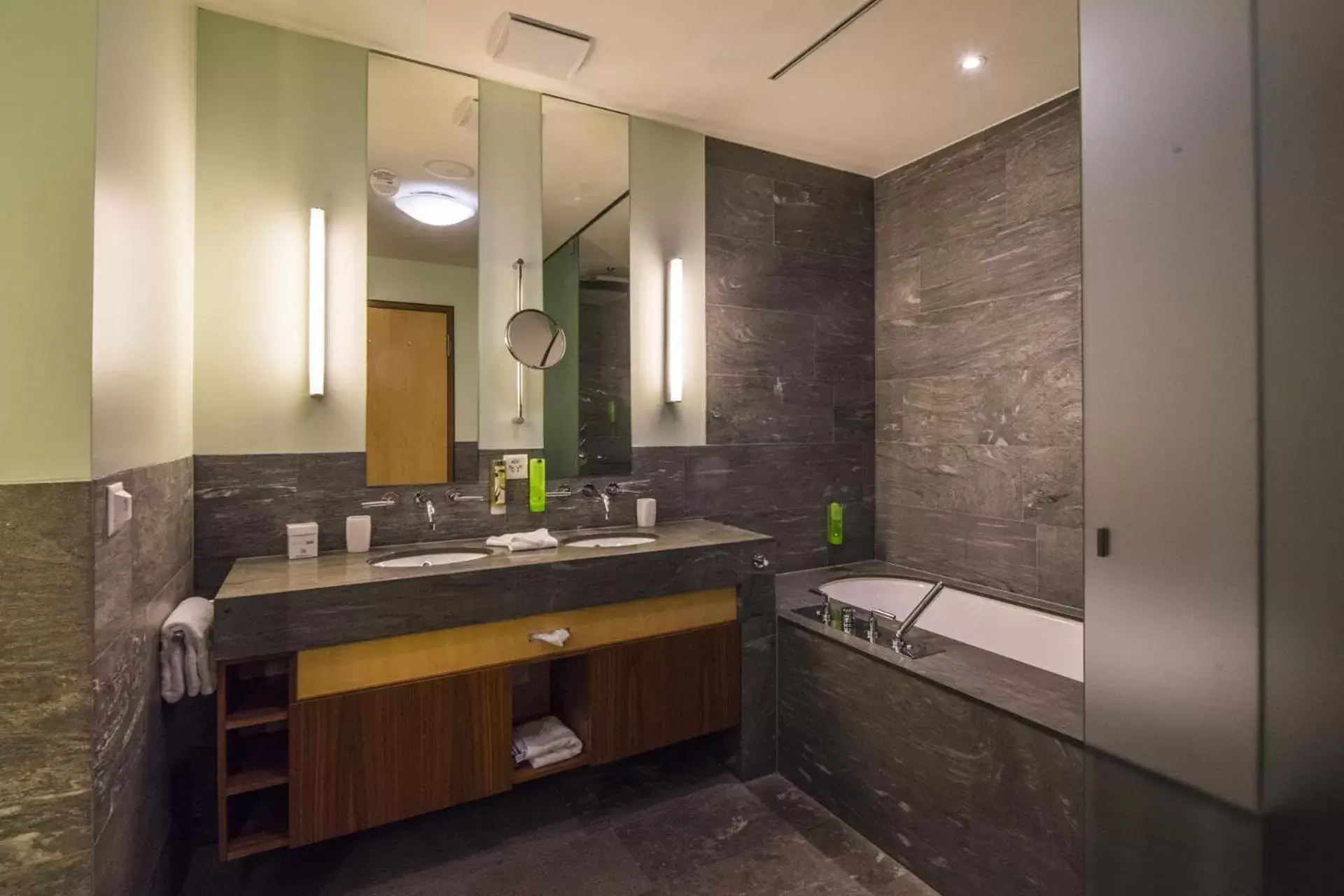 Bathroom in Waldhotel & SPA Davos - for body & soul