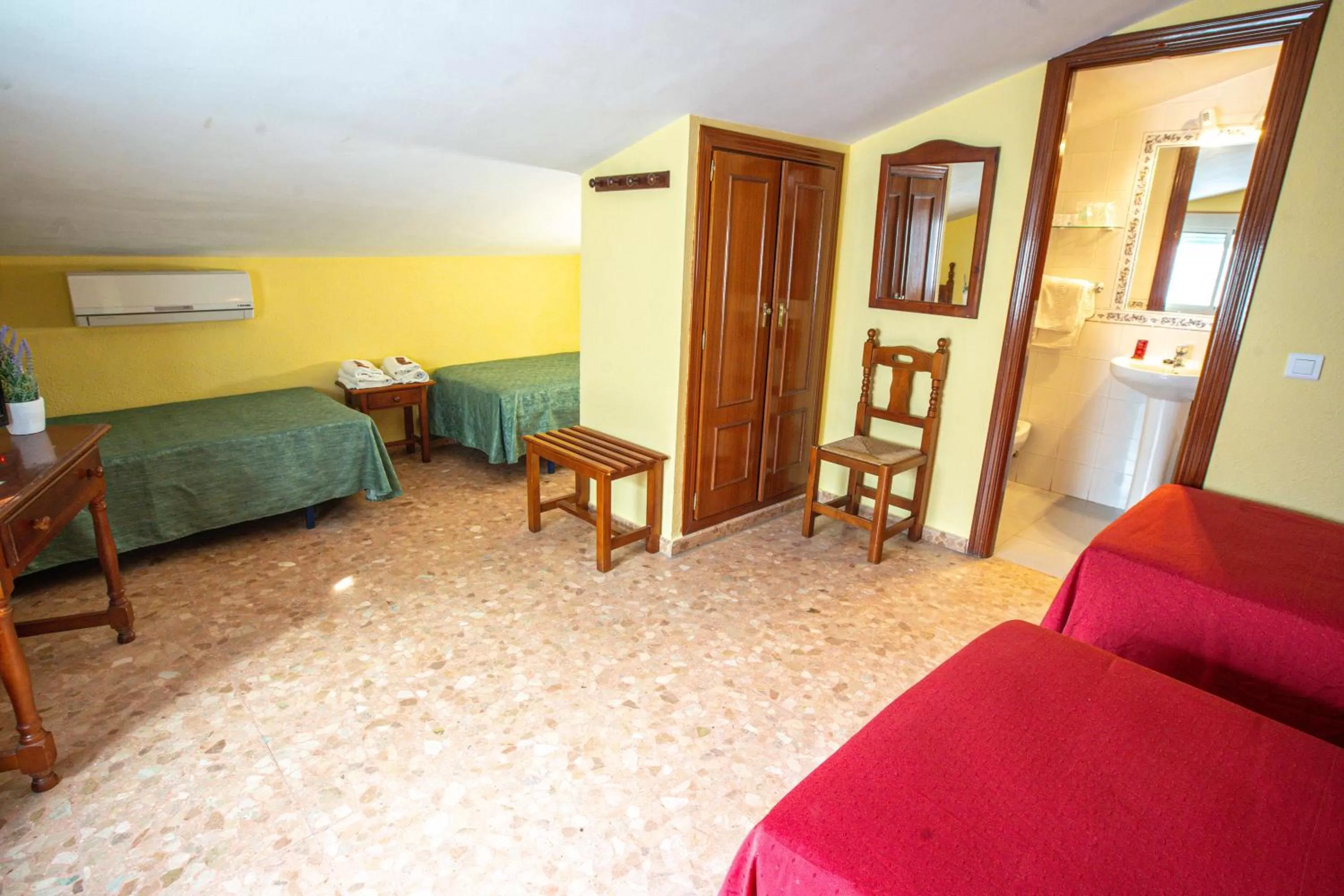 Bed in Hotel Arunda II