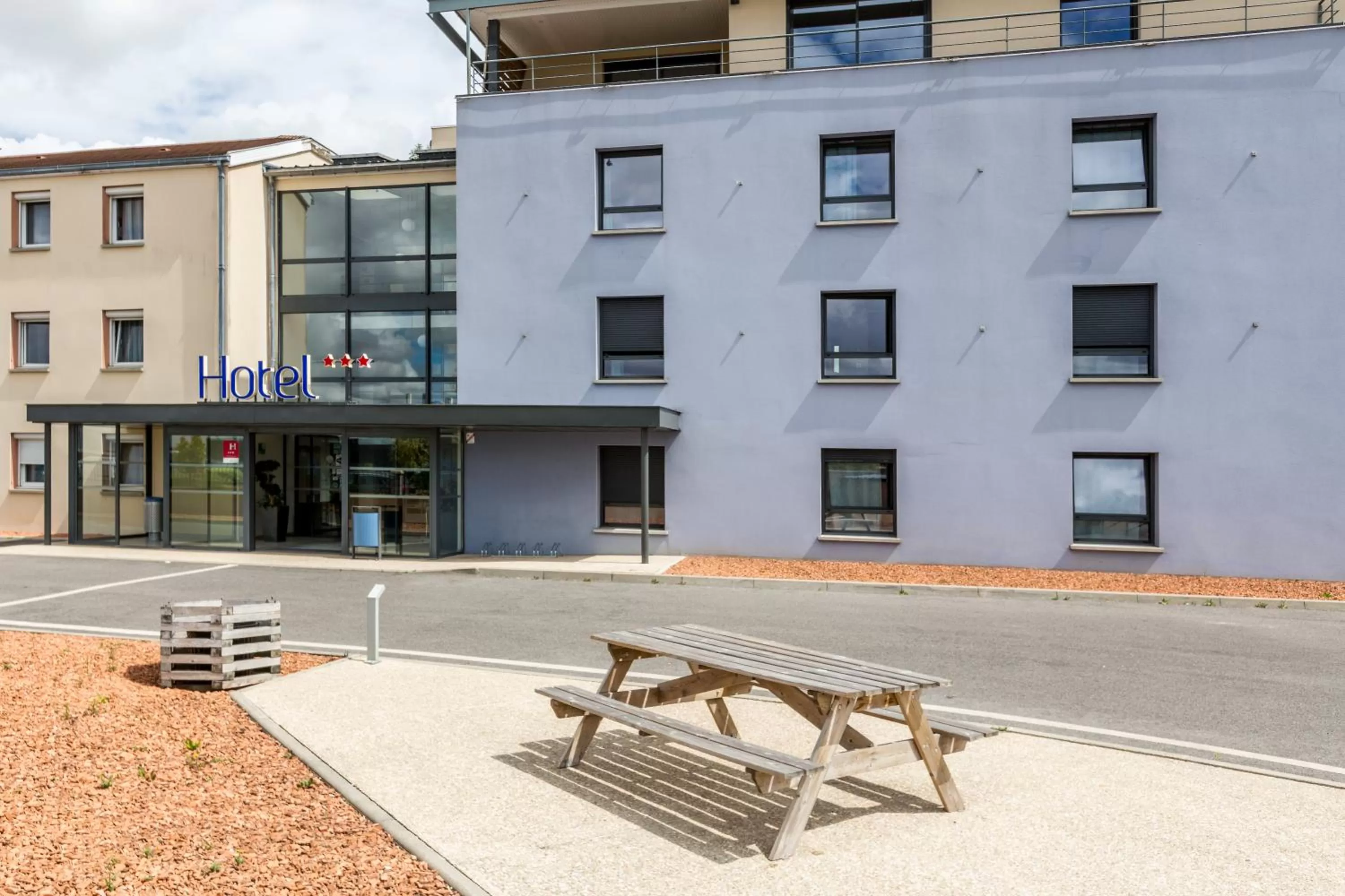 Facade/entrance in Sure Hotel by Best Western Reims Nord