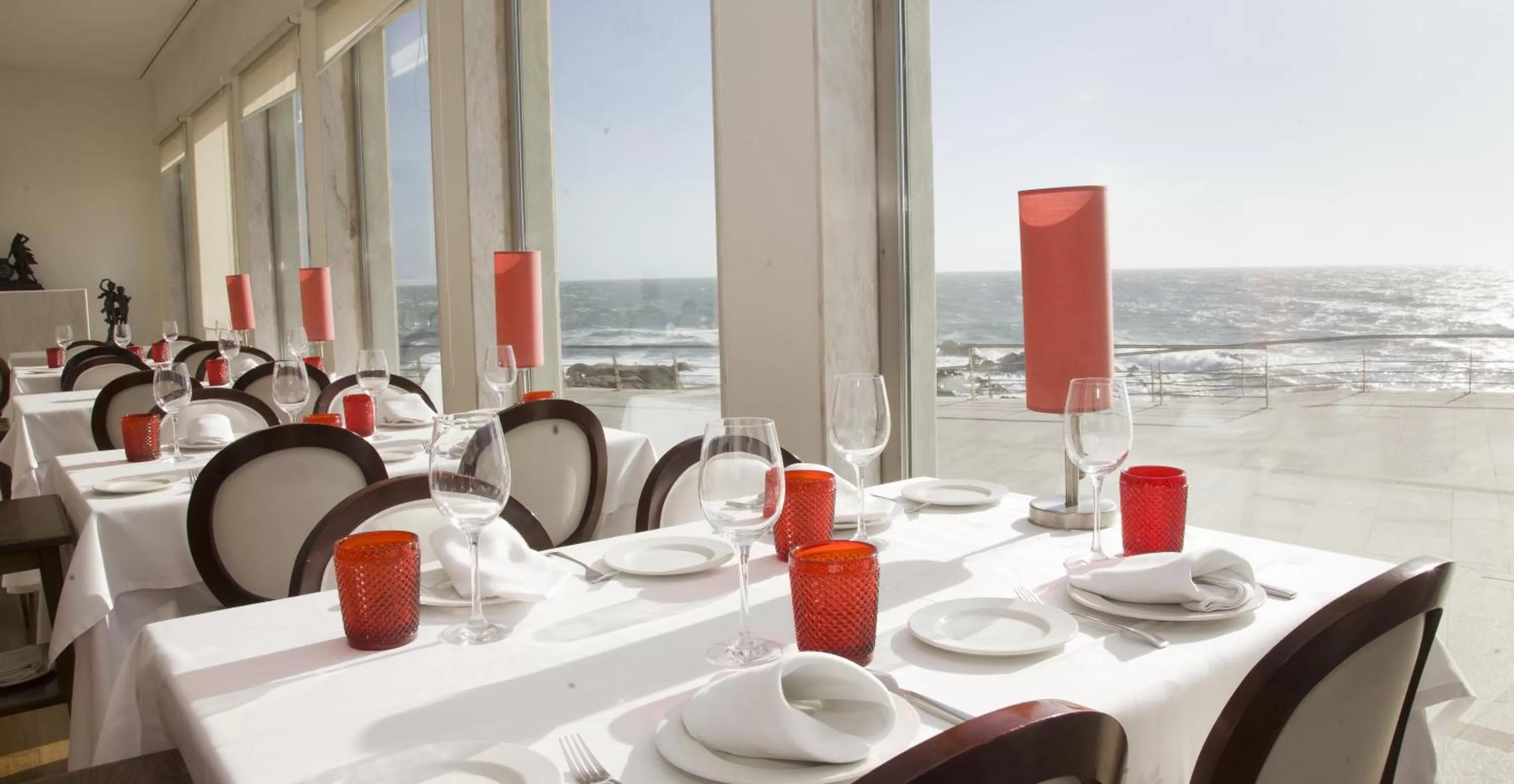 Restaurant/places to eat in Golden Tulip Porto Gaia