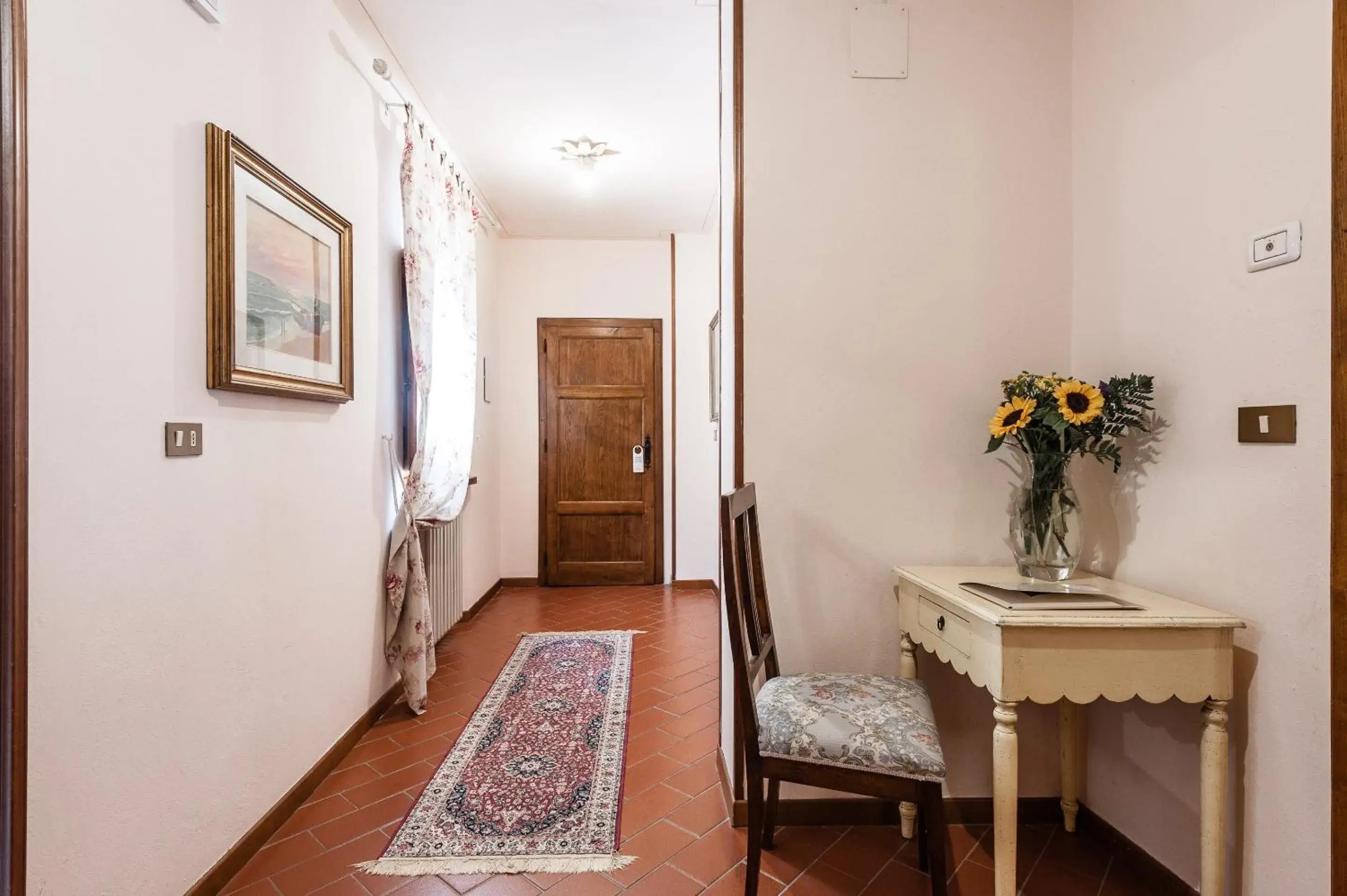 Photo of the whole room, Seating Area in Giardino della Pieve Relais