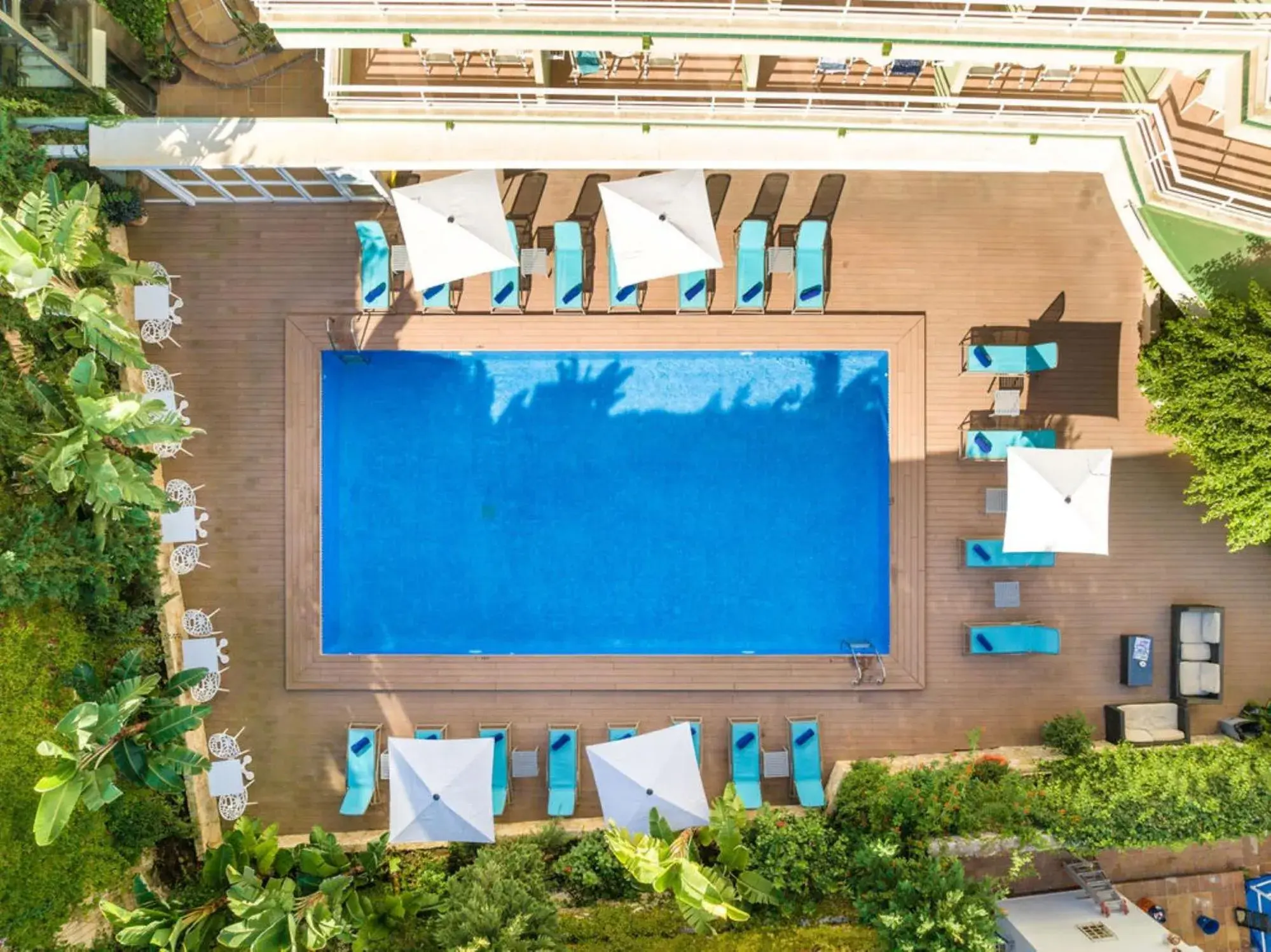 Swimming pool, Floor Plan in Hotel Agua Beach