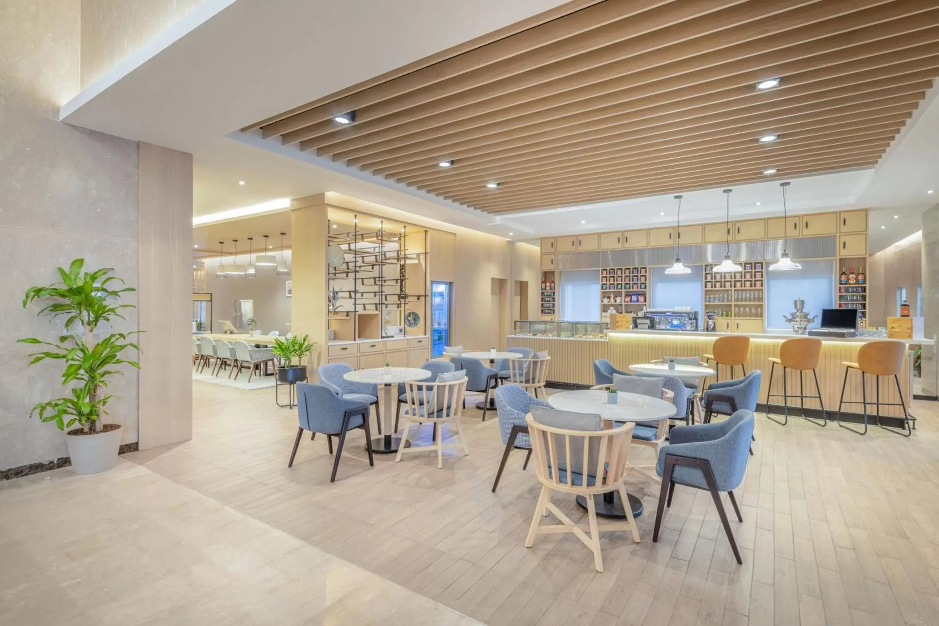 Lobby or reception, Restaurant/Places to Eat in Four Points by Sheraton Jeddah Corniche