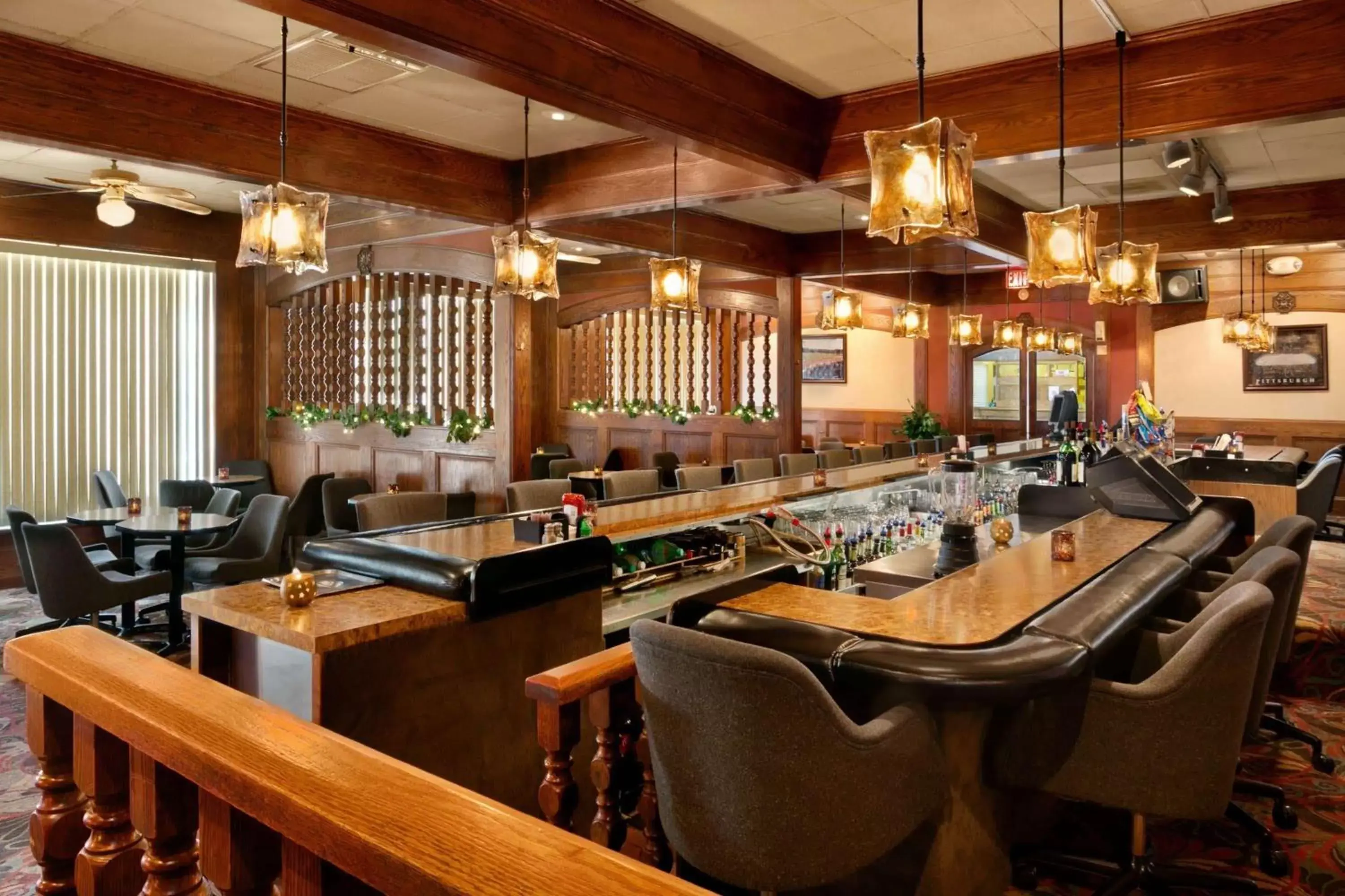 Lounge or bar, Restaurant/Places to Eat in Ramada by Wyndham Washington