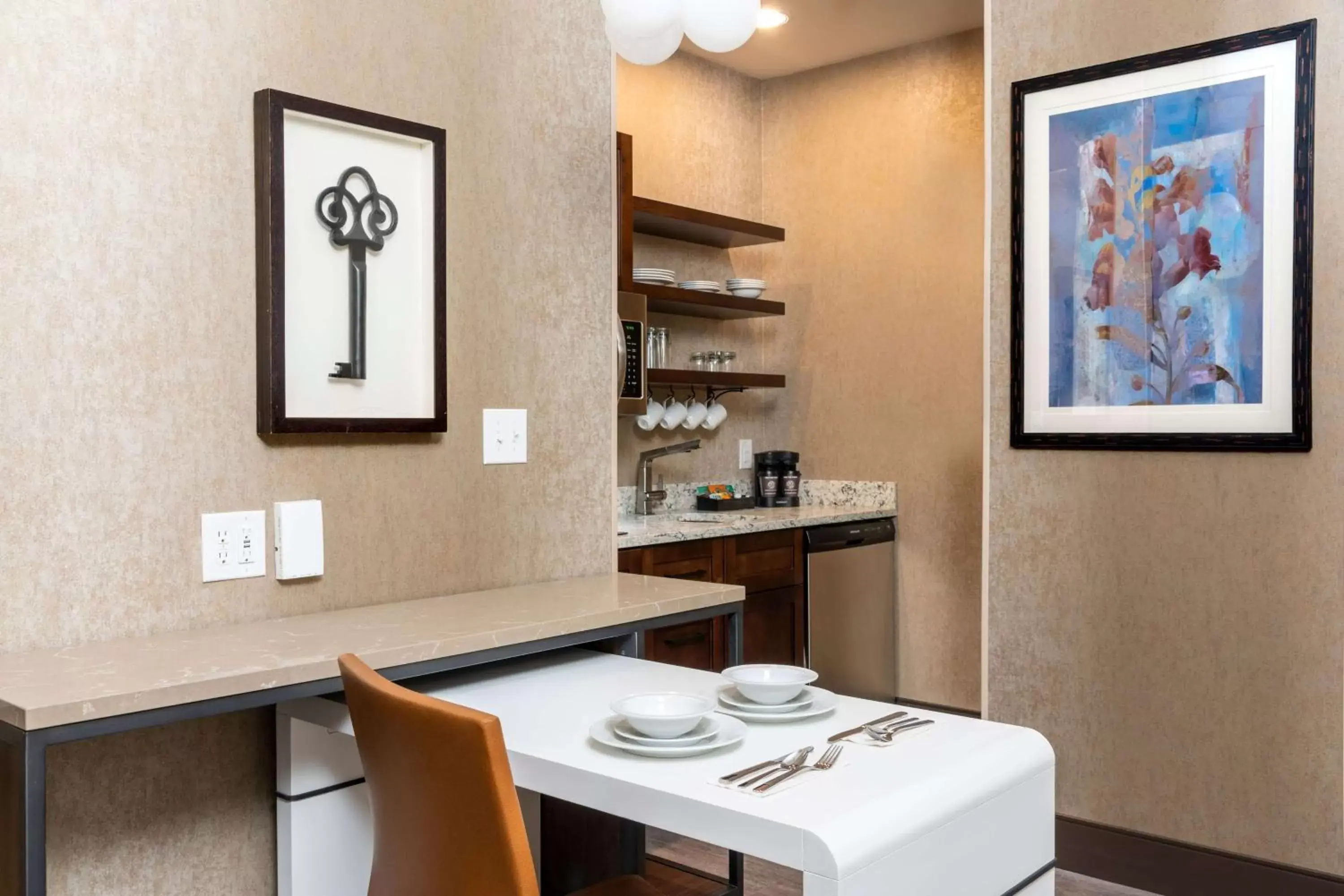 Kitchen or kitchenette, Kitchen/Kitchenette in Homewood Suites by Hilton Indianapolis Downtown