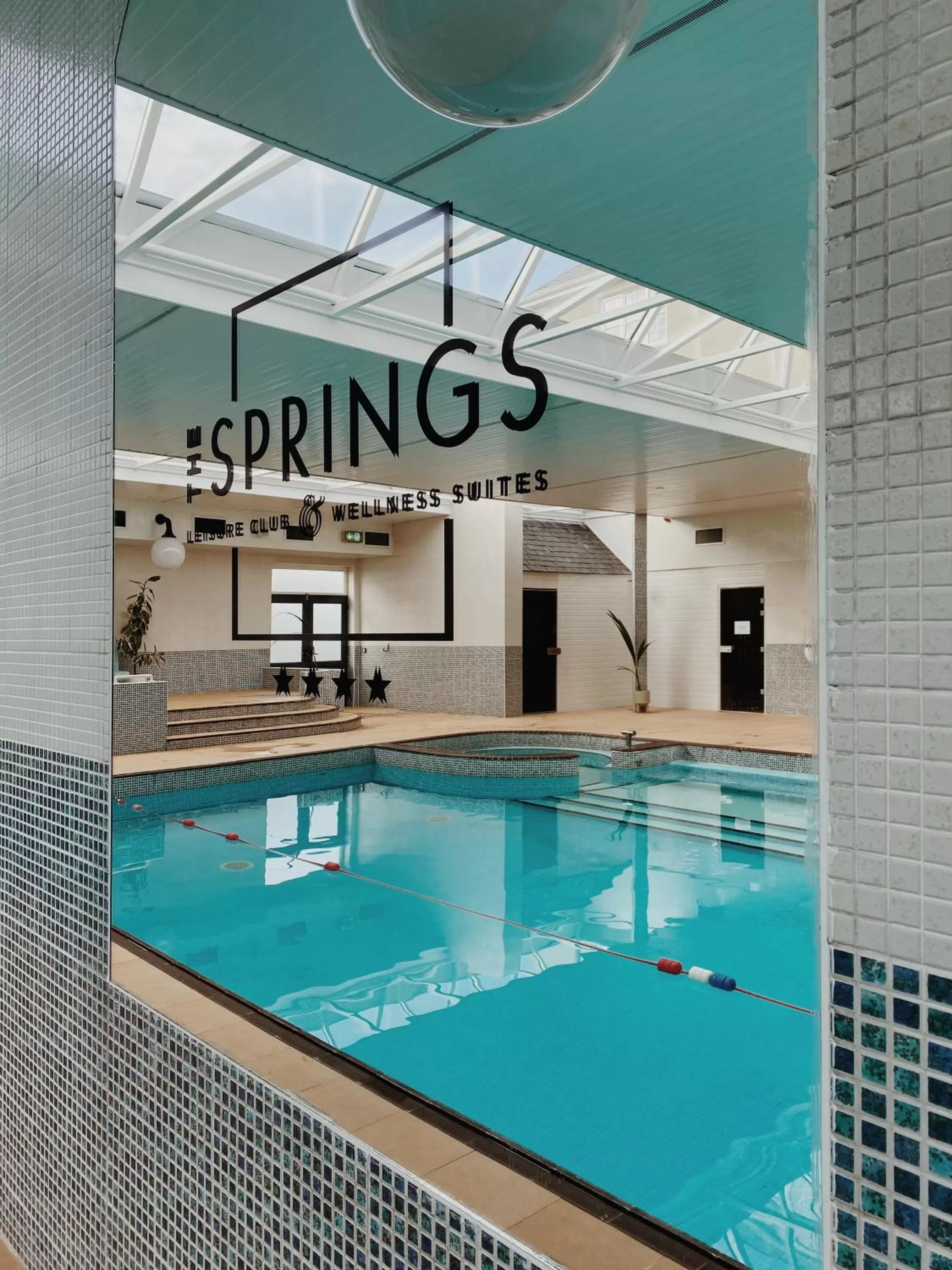 Swimming pool in County Arms Birr