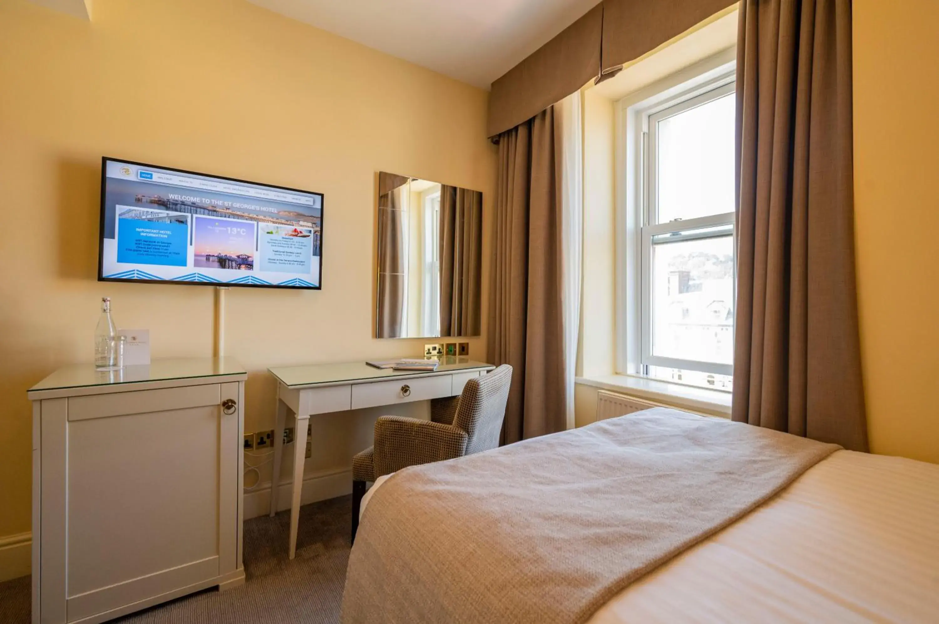 TV and multimedia, Bed in St George'S Hotel