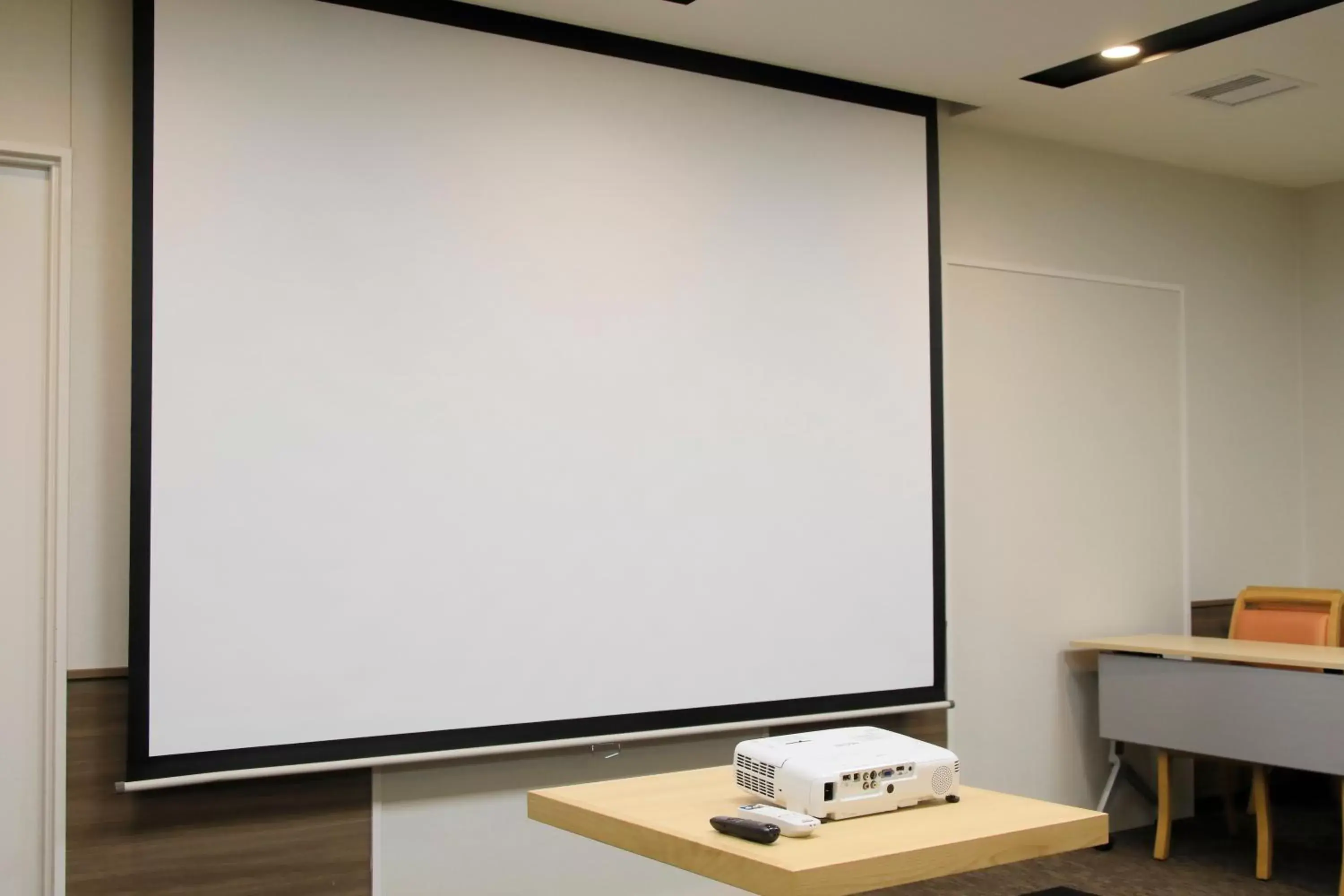 Meeting/conference room, TV/Entertainment Center in Richmond Hotel Higashi Osaka