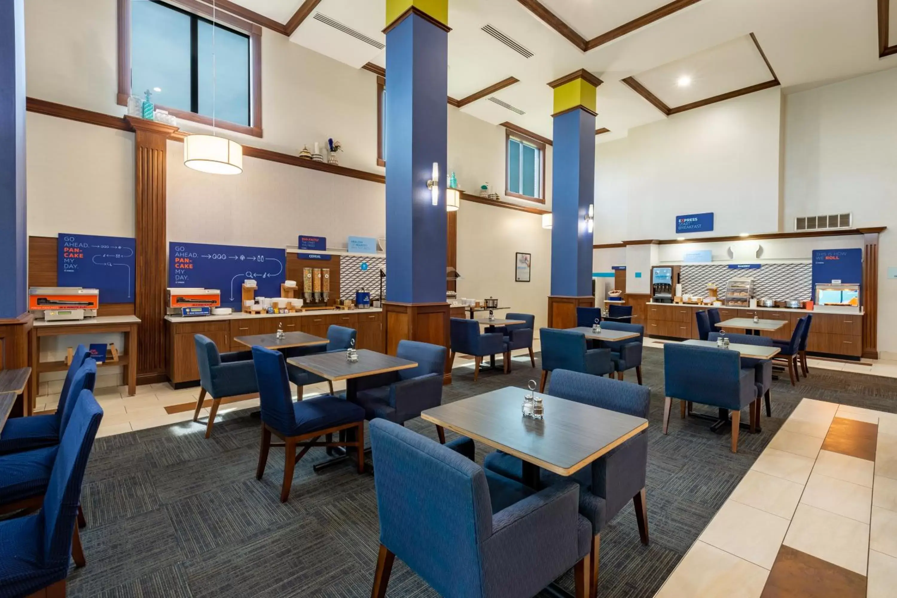 Breakfast, Restaurant/Places to Eat in Holiday Inn Express Hotel & Suites Erie - North East, an IHG Hotel