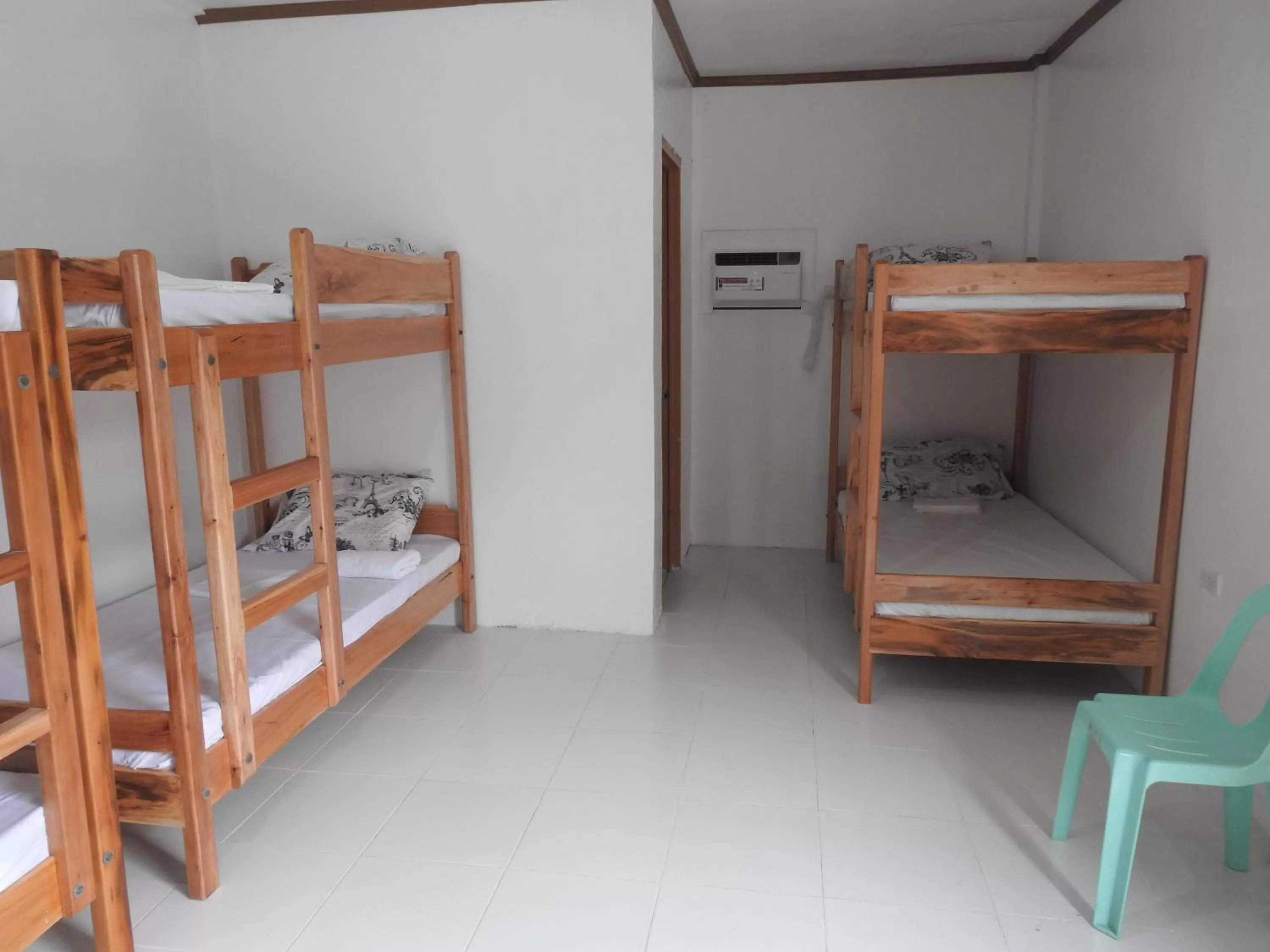 Bunk Bed in Pacifico Seaside Lodge