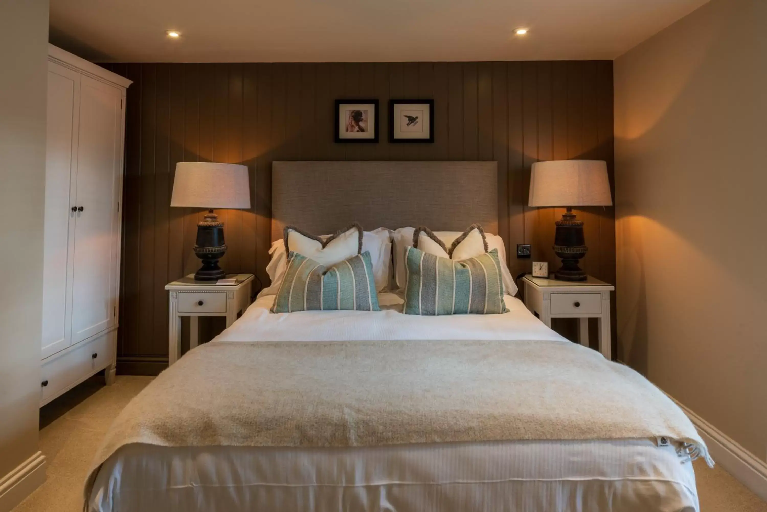 Family Room in The Rising Sun Family Room in The Rising Sun