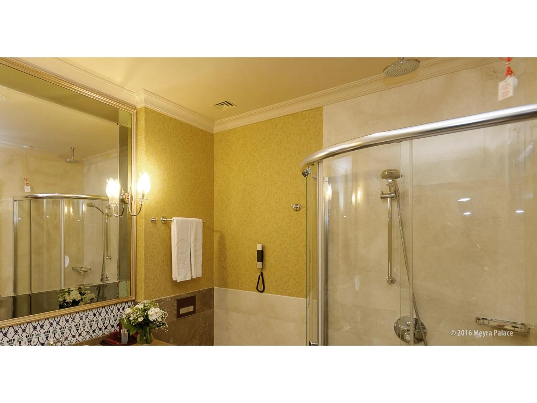 Shower in Meyra Palace