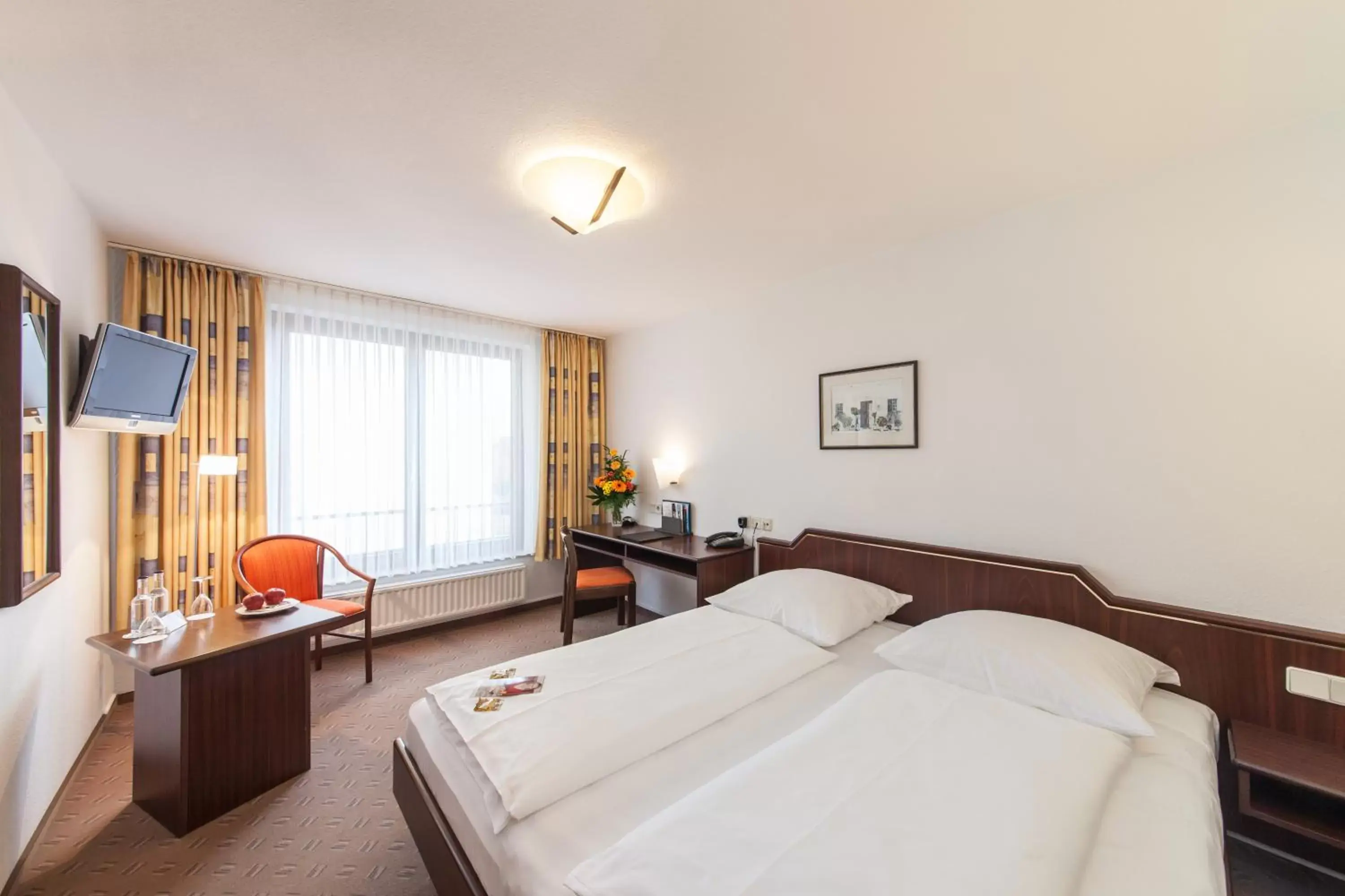 Photo of the whole room, Bed in Novum Hotel Strijewski