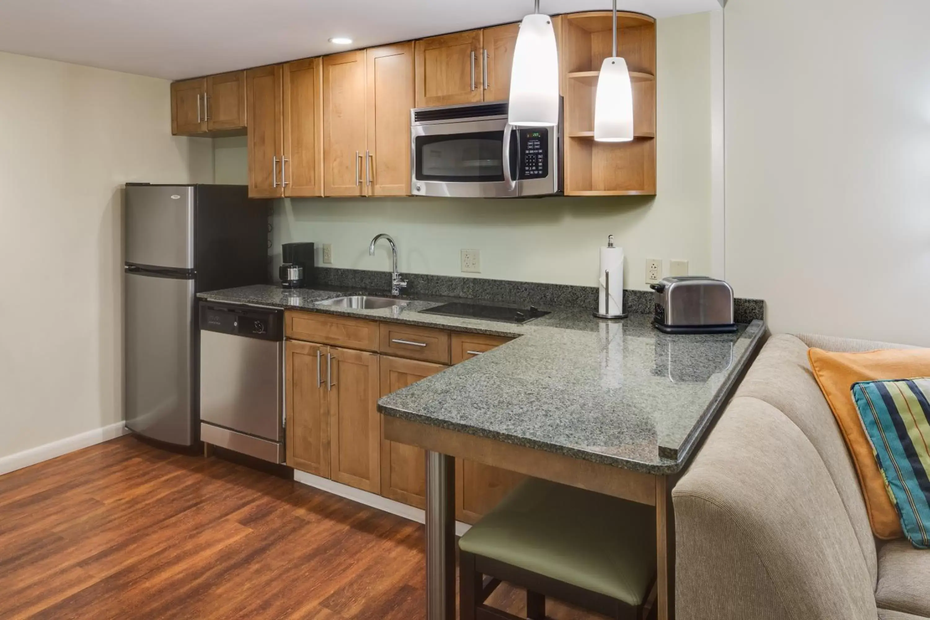 Kitchen or kitchenette, Kitchen/Kitchenette in Hyatt House Hartford North/Windsor