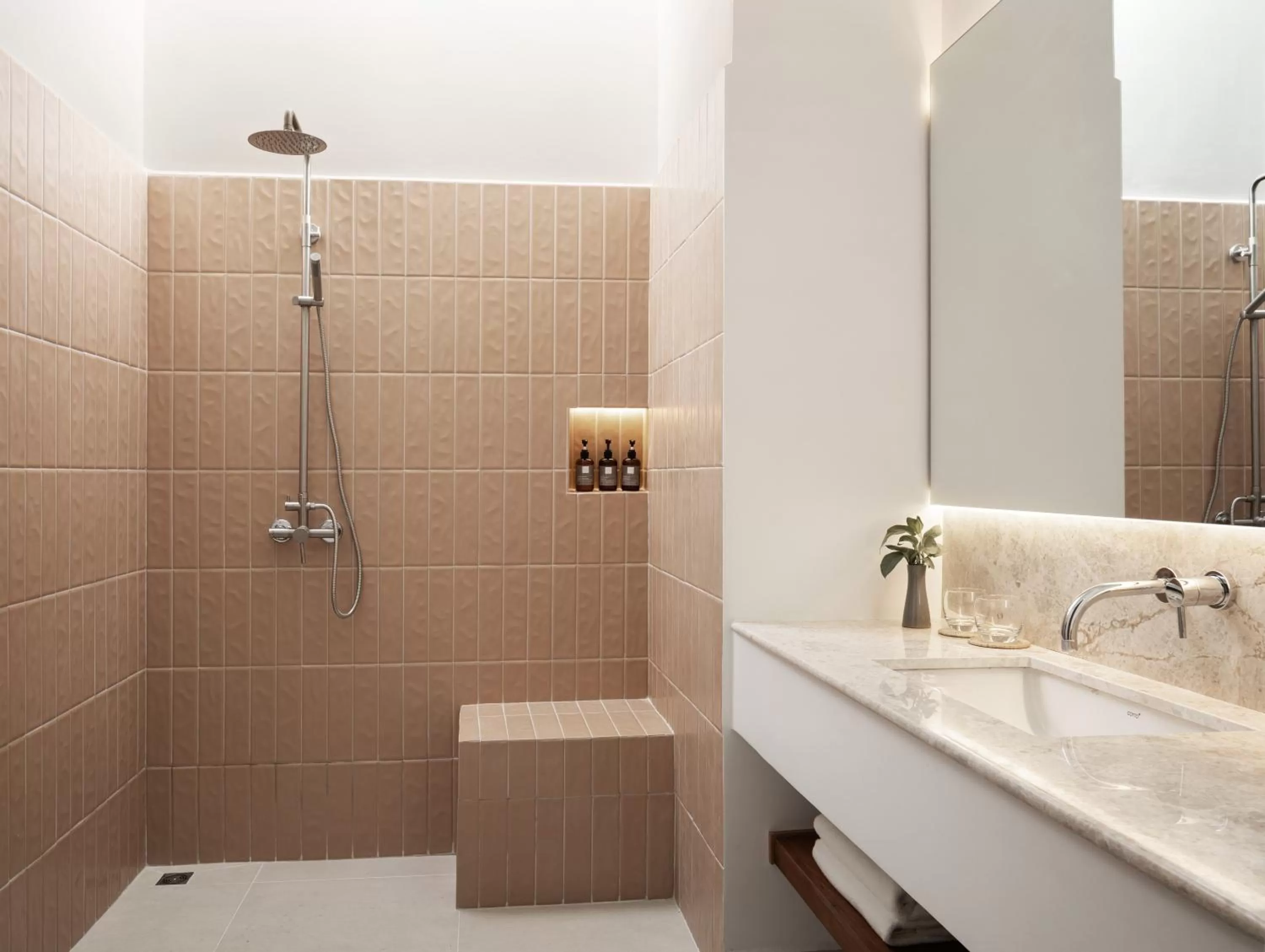 Shower in Plantation Urban Resort & Spa