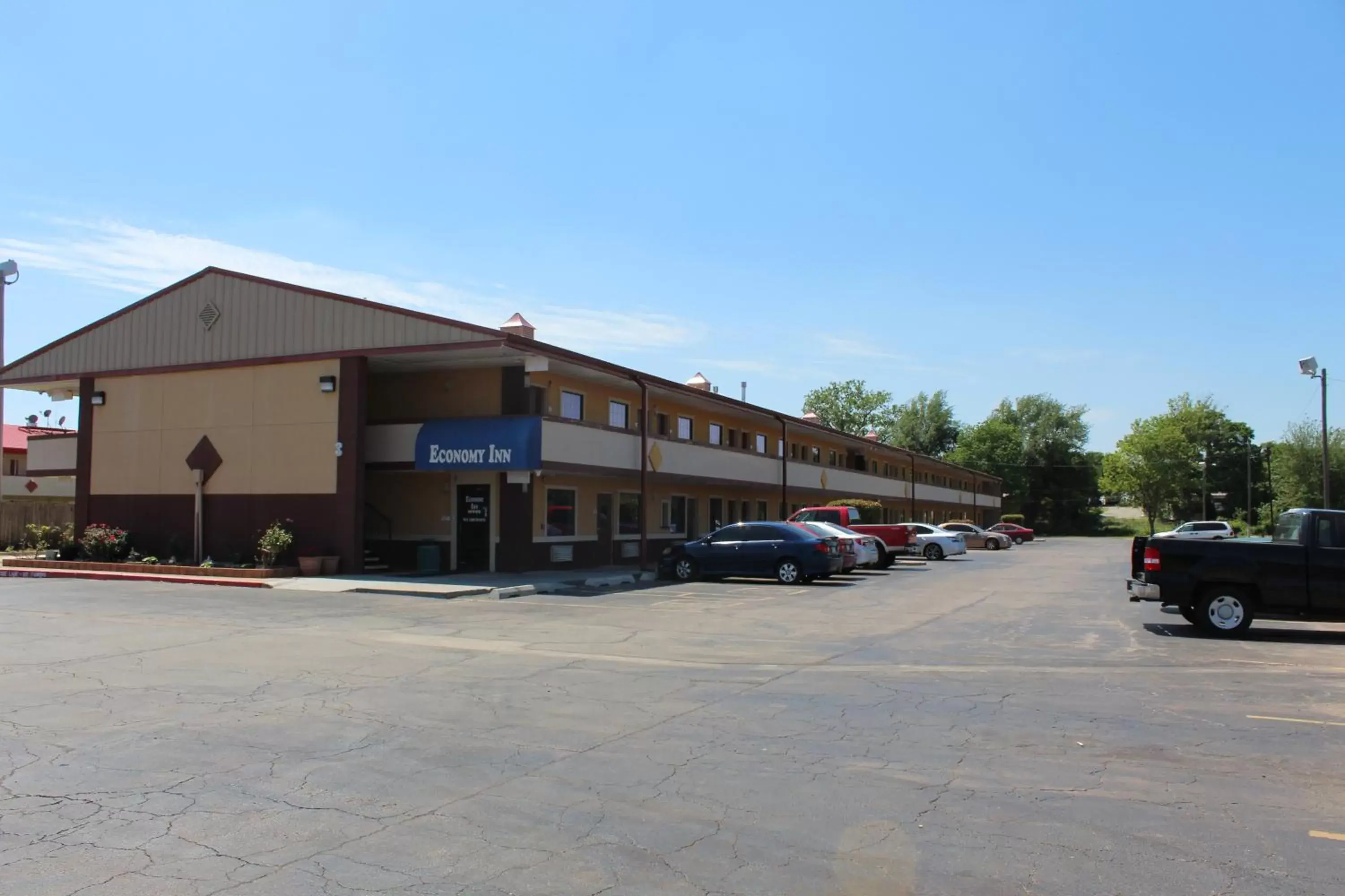 Property logo or sign, Property Building in Motel 6 Oklahoma City OK Frontier City