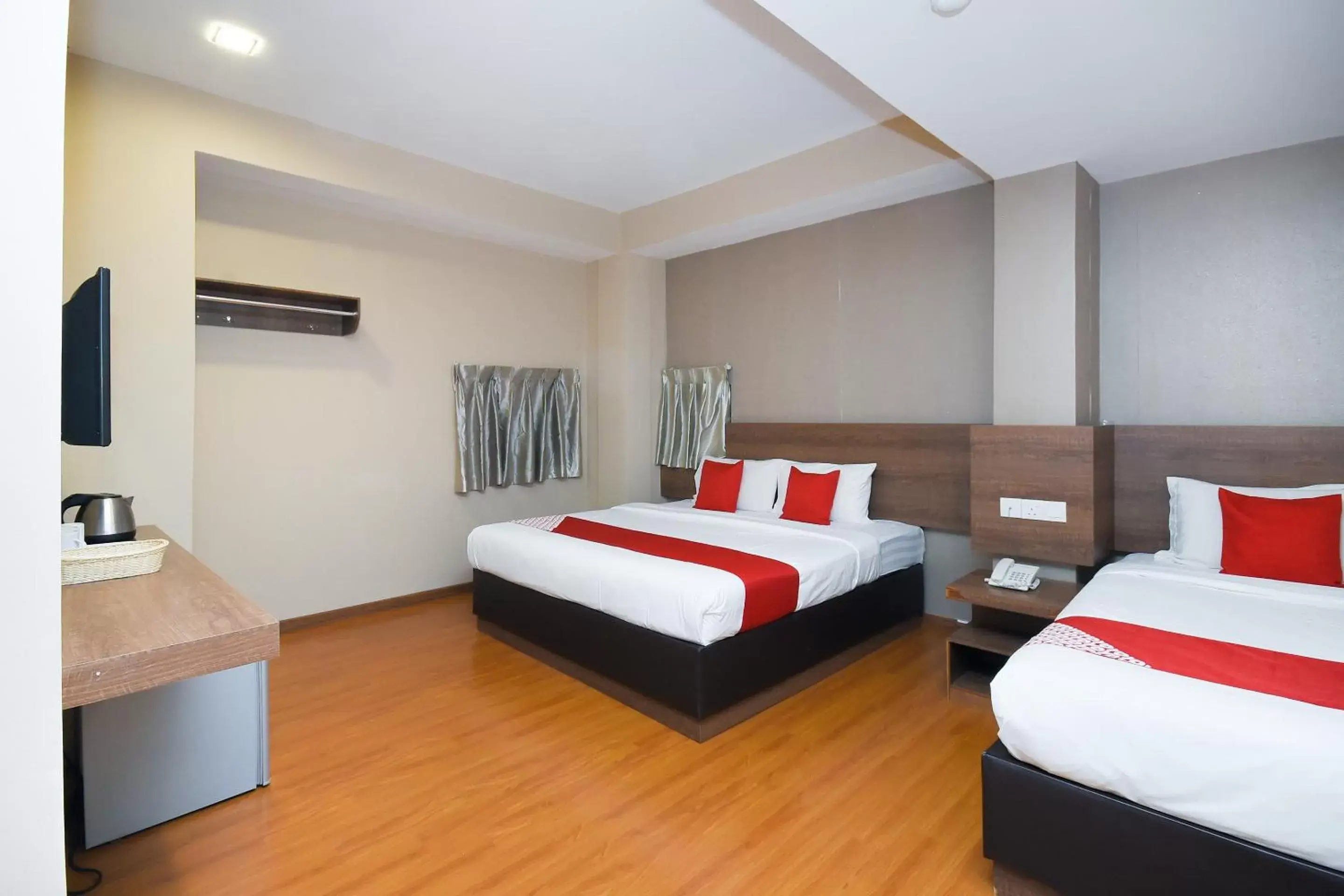 Bedroom, Bed in Super OYO 977 Hong Kong Suites