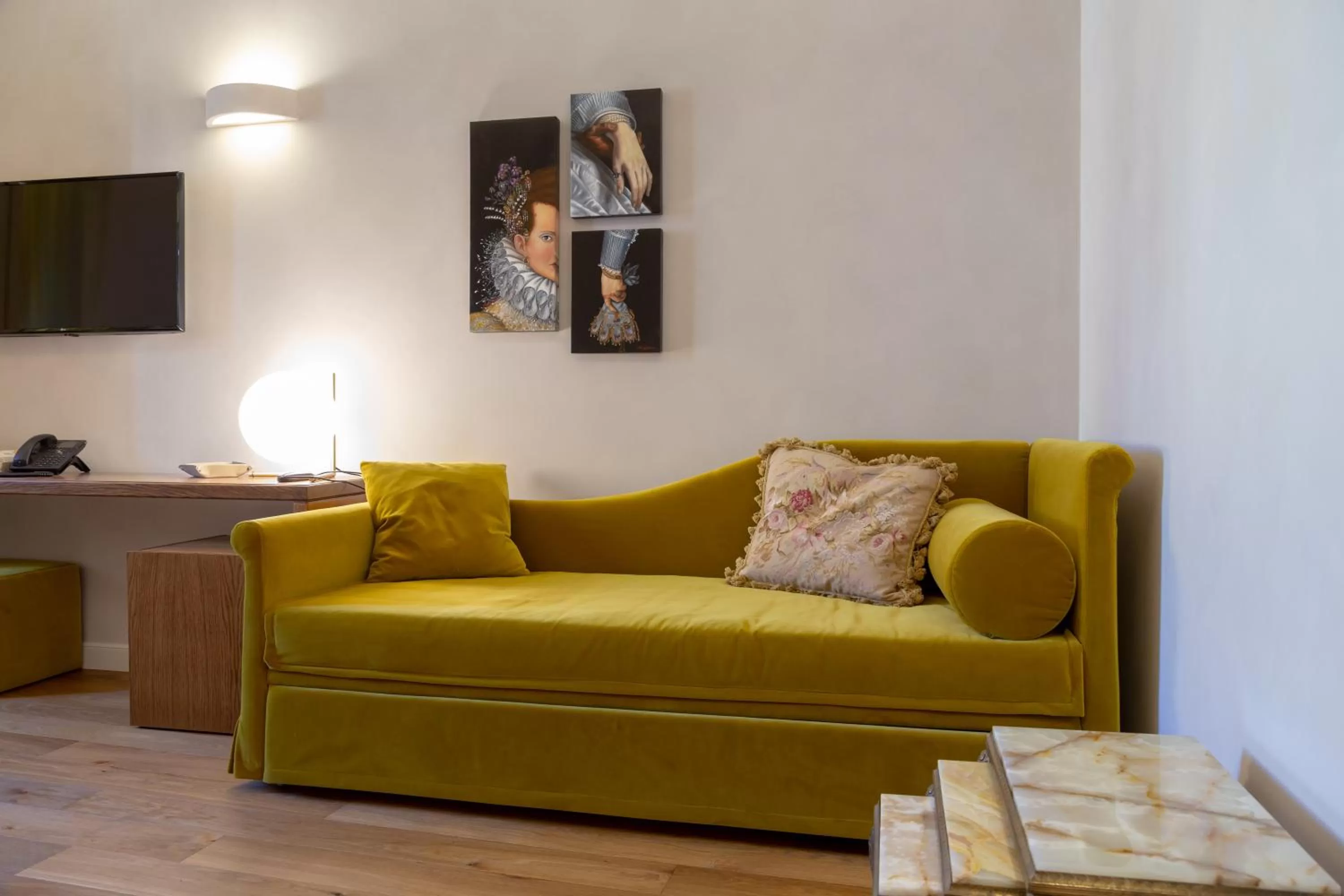 Bed in Dimora Storica Lo Svevo