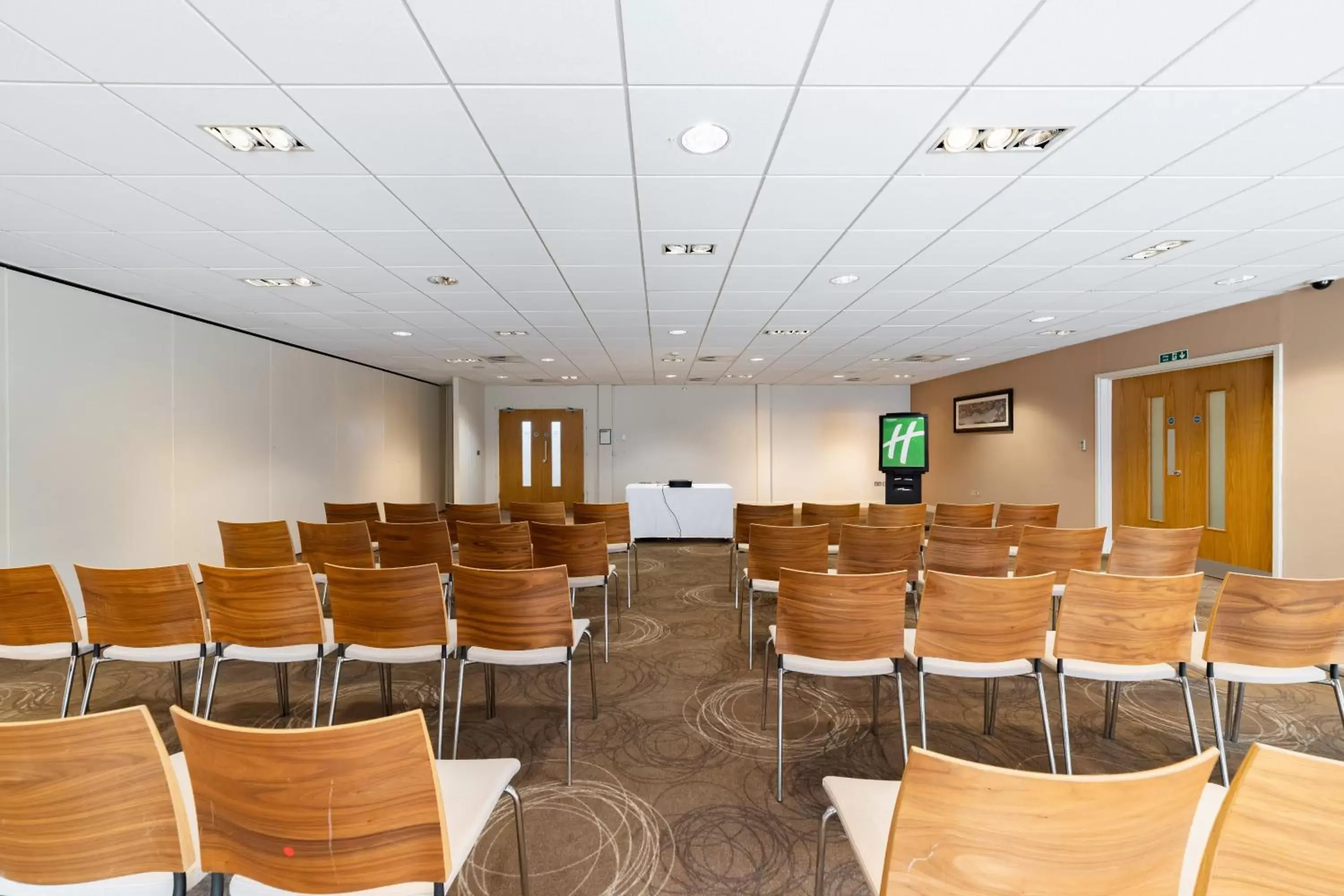 Meeting/conference room in Holiday Inn Winchester, an IHG Hotel