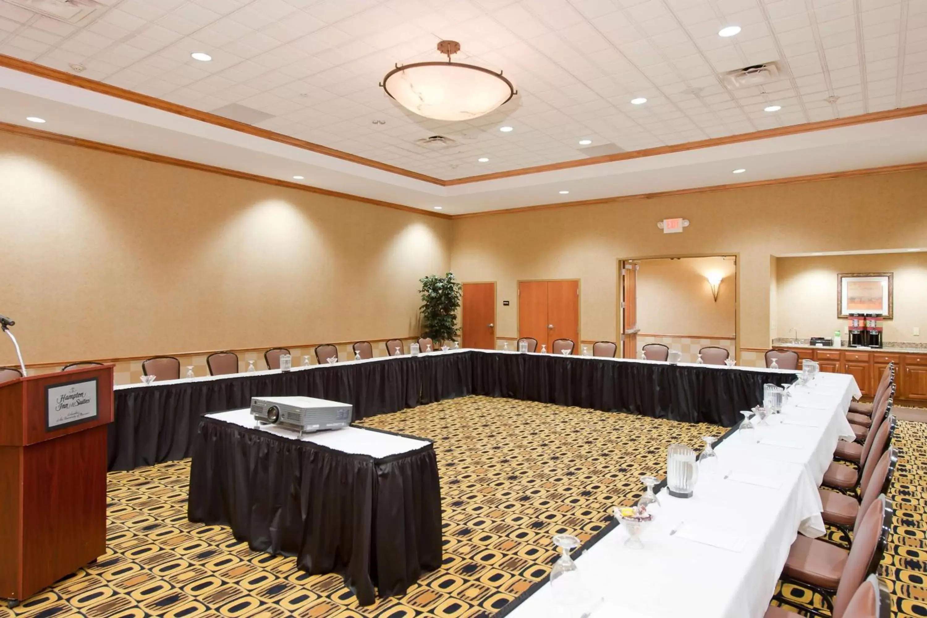 Meeting/conference room in Hampton Inn & Suites Columbia at the University of Missouri