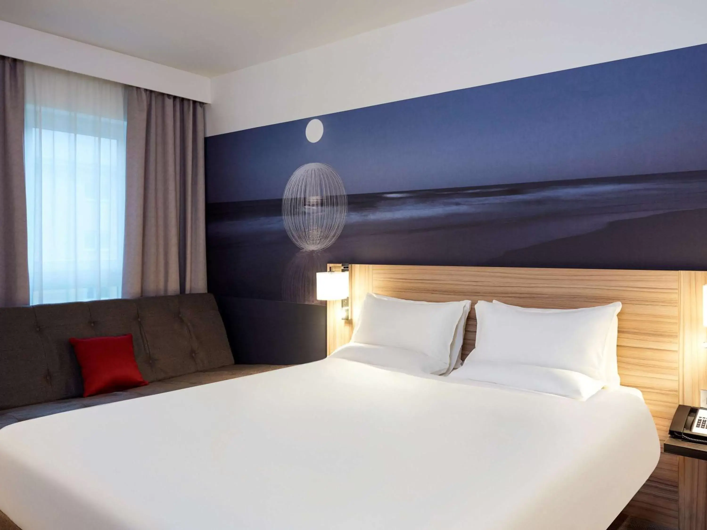 Bedroom, Bed in Novotel London Stansted Airport
