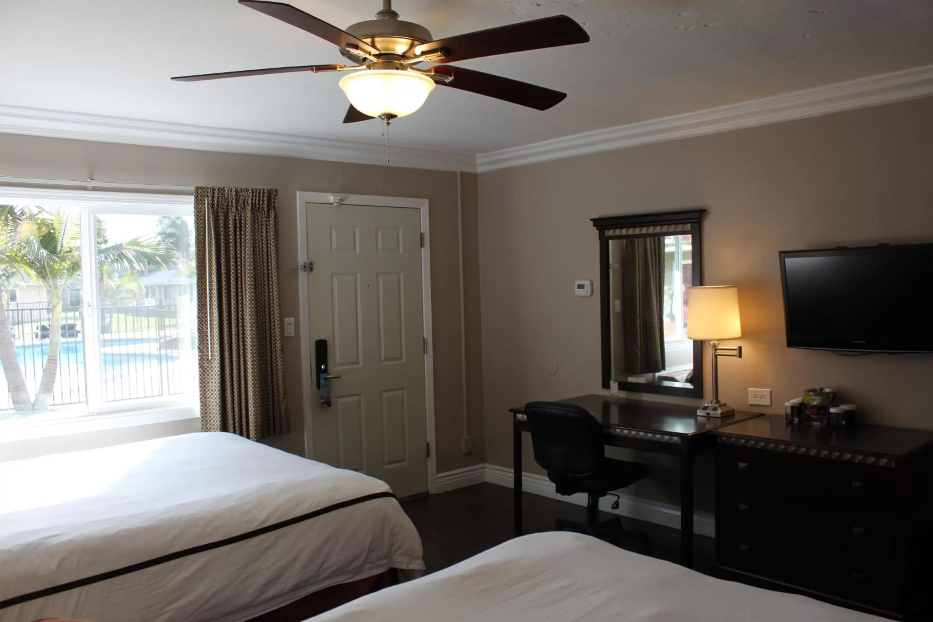 TV and multimedia, Bed in Travelodge by Wyndham Santa Maria