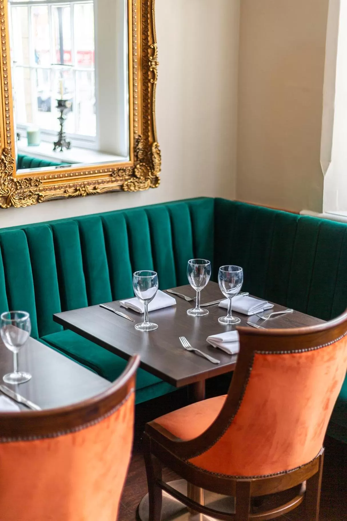 Restaurant/places to eat in Angel and Royal Hotel