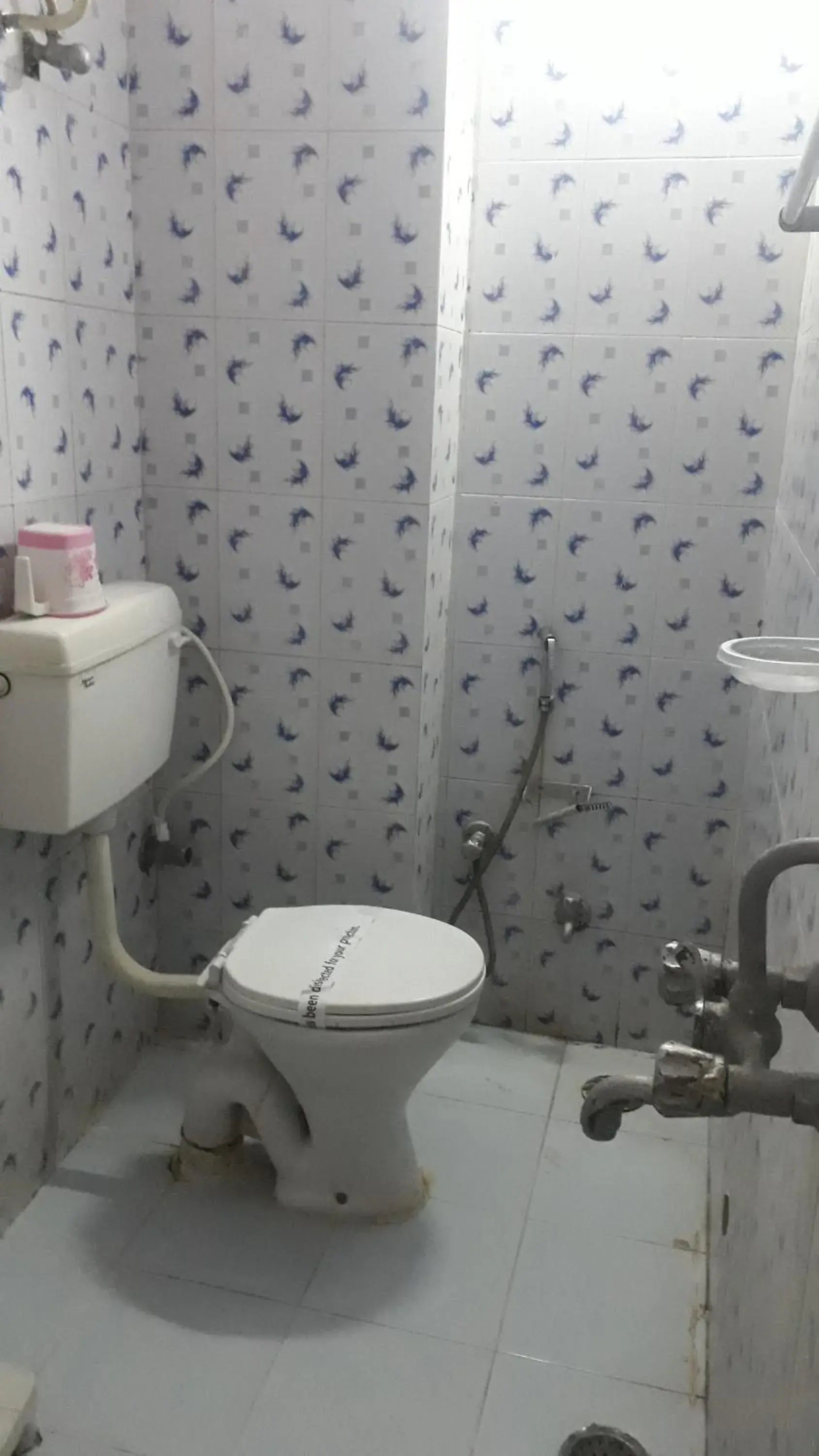Bathroom in Hotel Sarwan