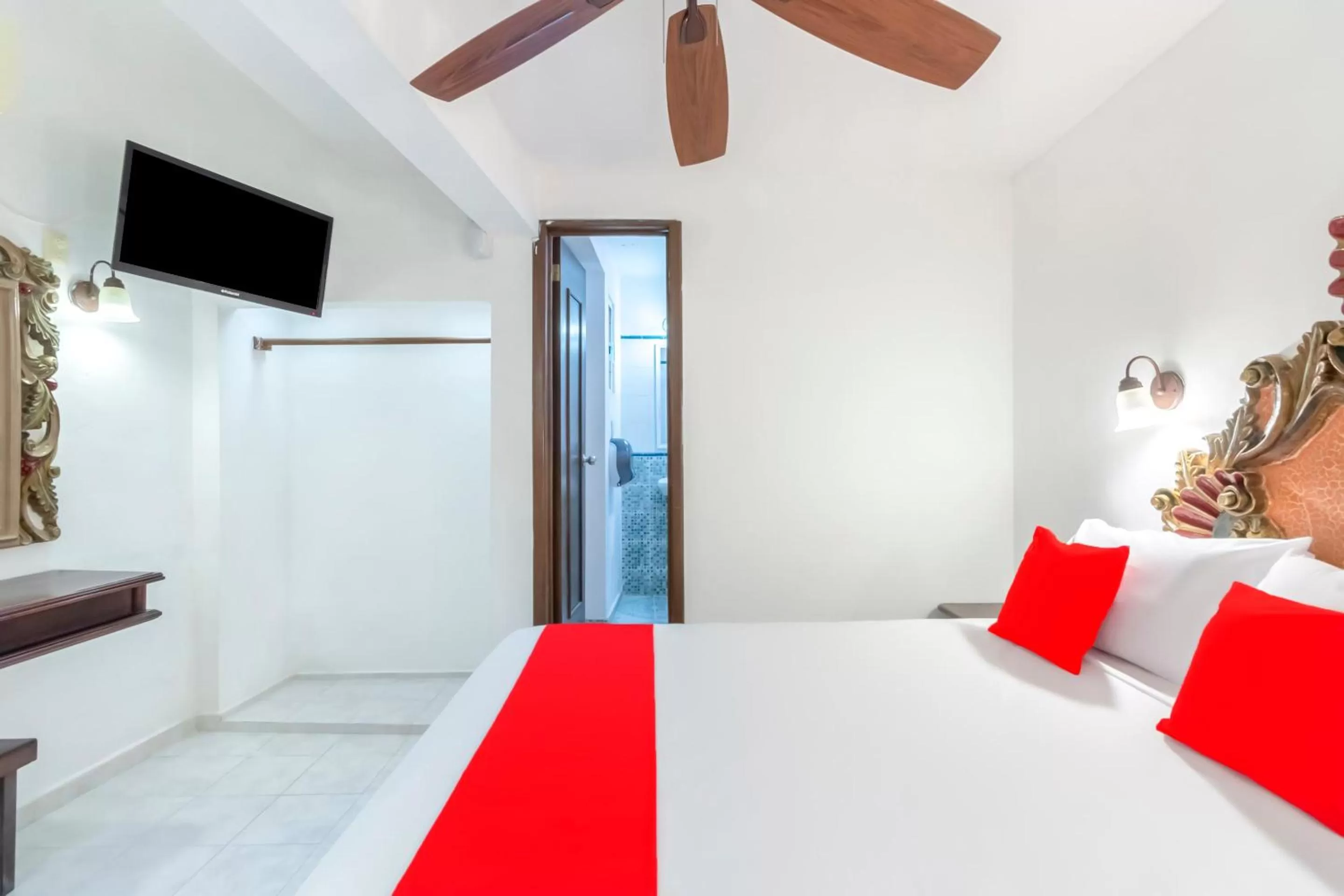 Bedroom, Bed in Hotel Rath