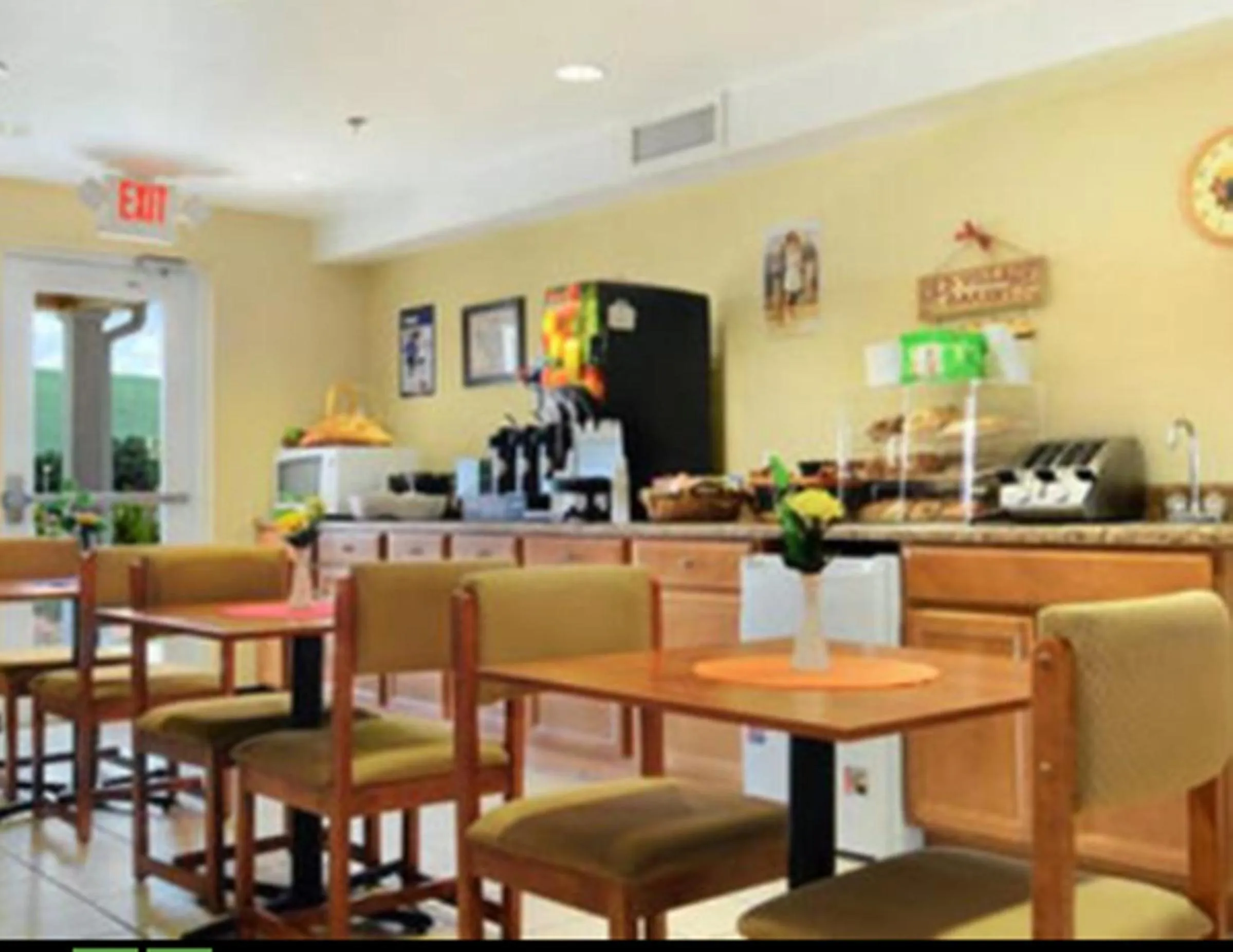 Restaurant/places to eat in Microtel Inn & Suites by Wyndham Huntsville