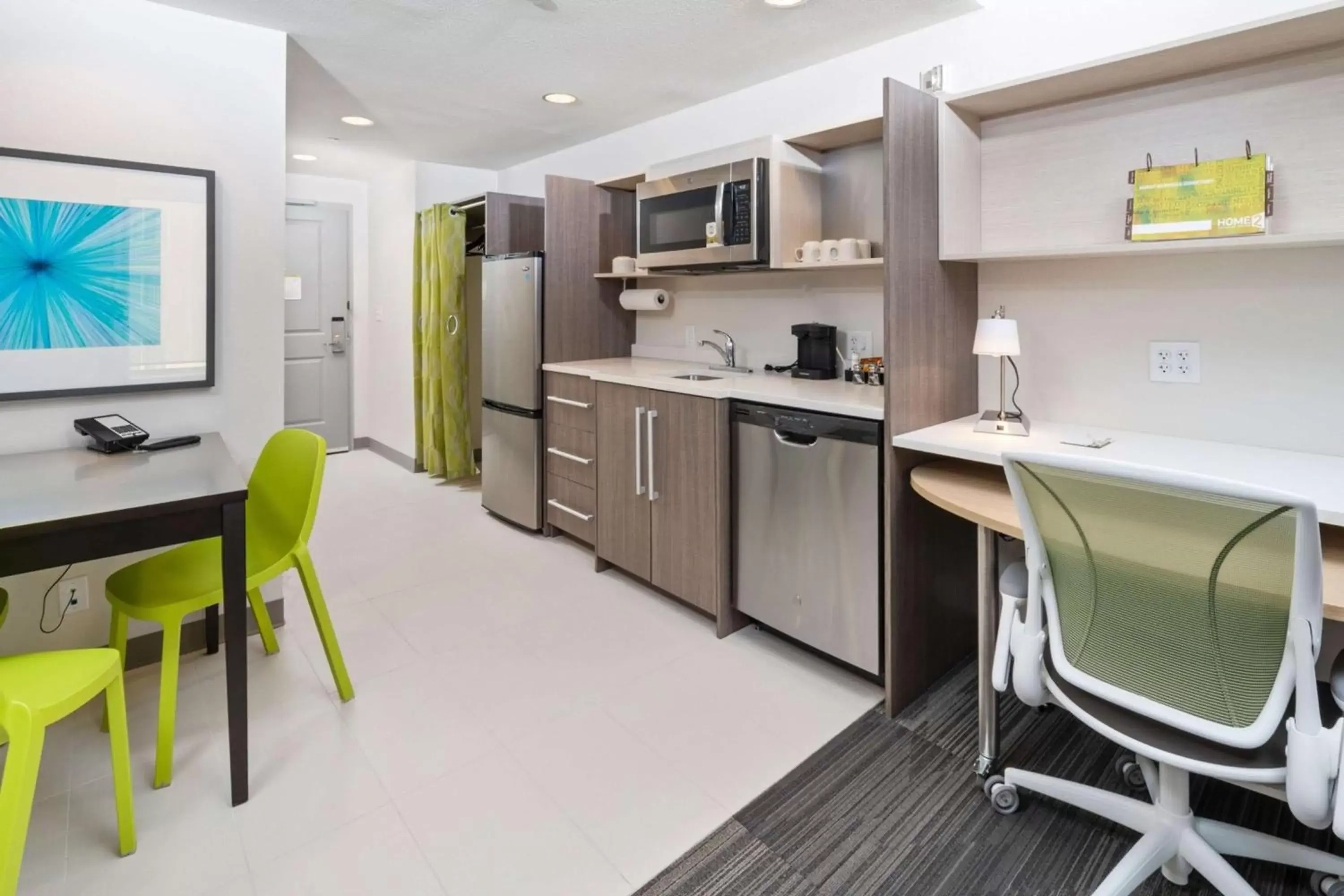 Bedroom, Kitchen/Kitchenette in Home2 Suites By Hilton Newark Airport