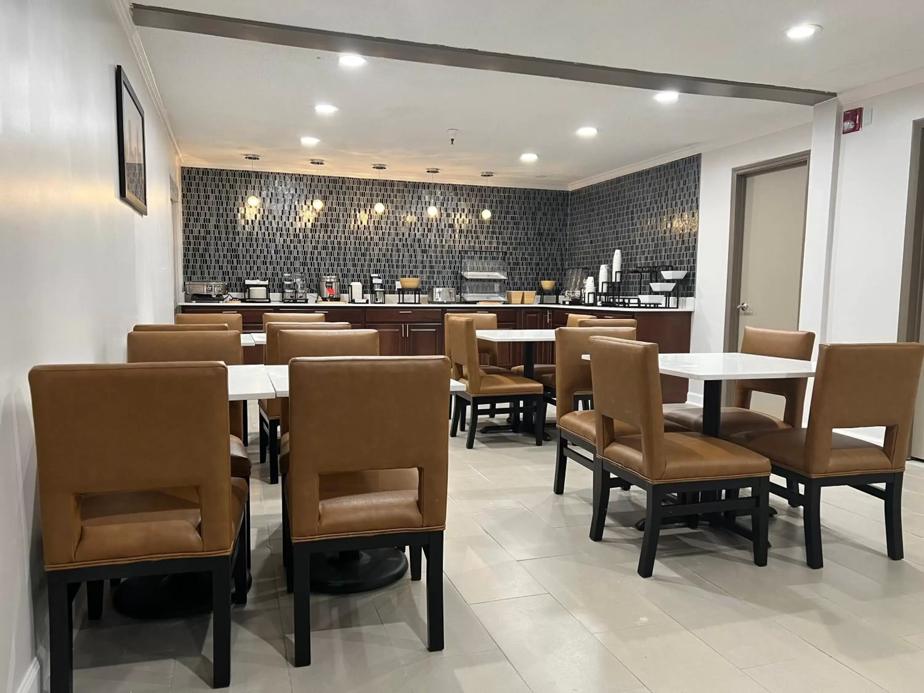 Breakfast in Quality Inn South Bend near Notre Dame Breakfast in Quality Inn South Bend near Notre Dame