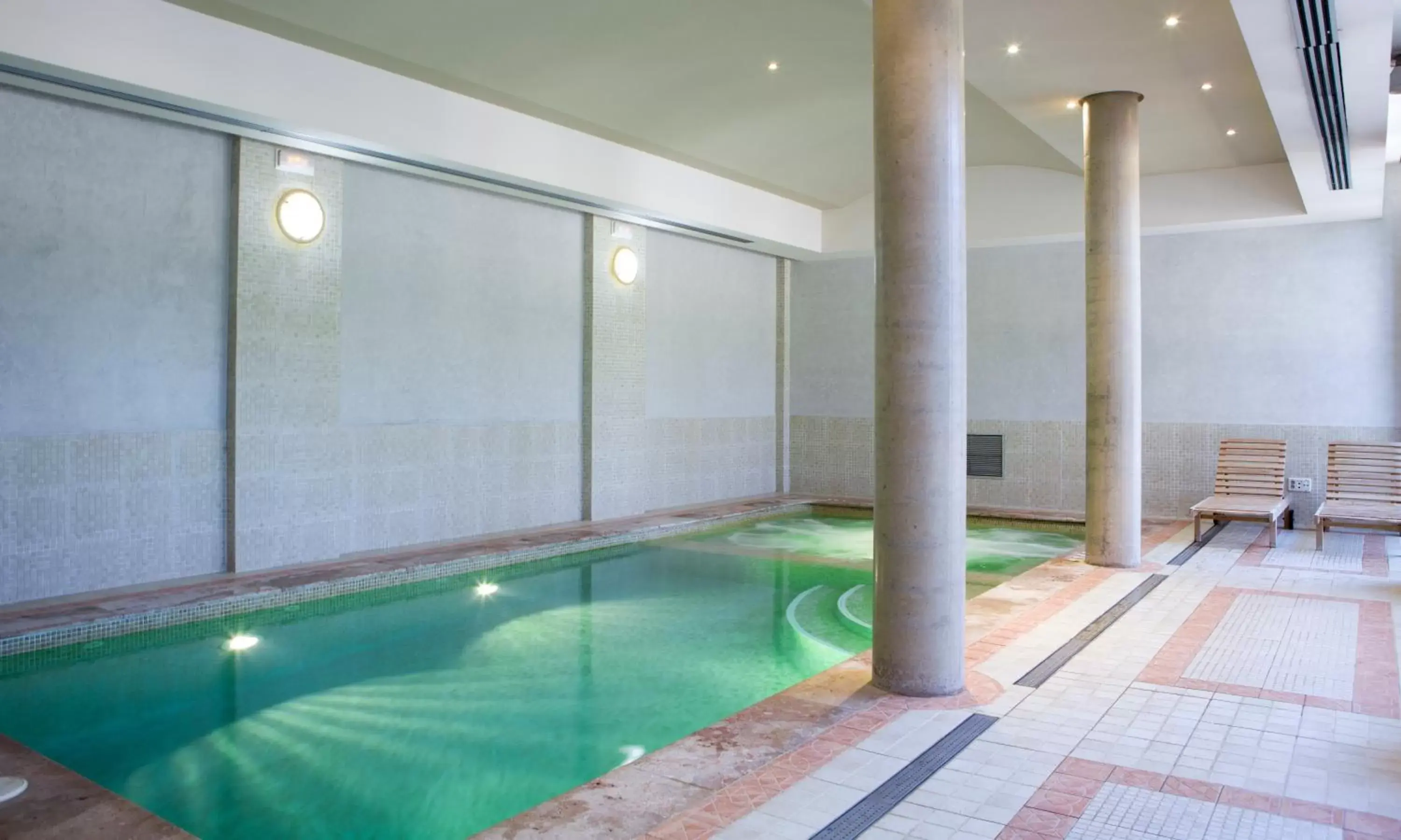 Spa and wellness centre/facilities, Swimming Pool in Intur Alcazar de San Juan