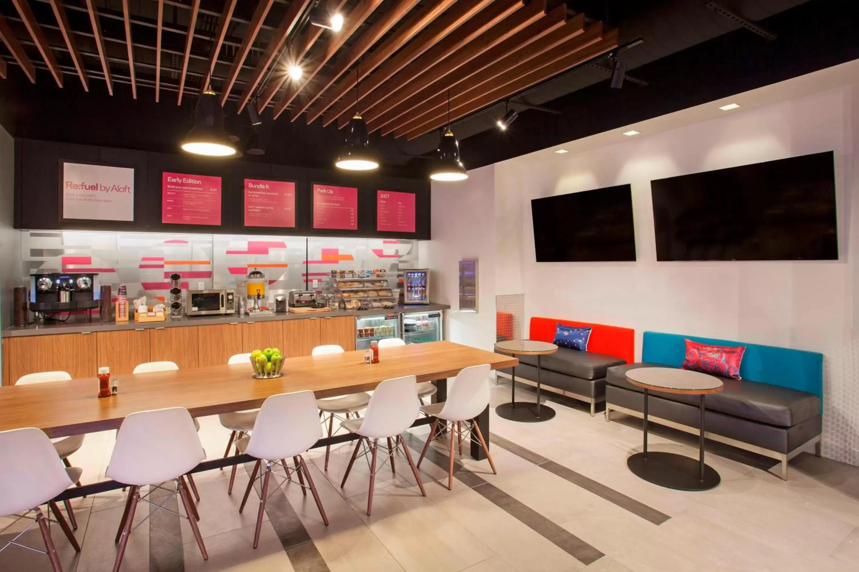 Restaurant/places to eat, Lounge/Bar in Aloft Miami Dadeland