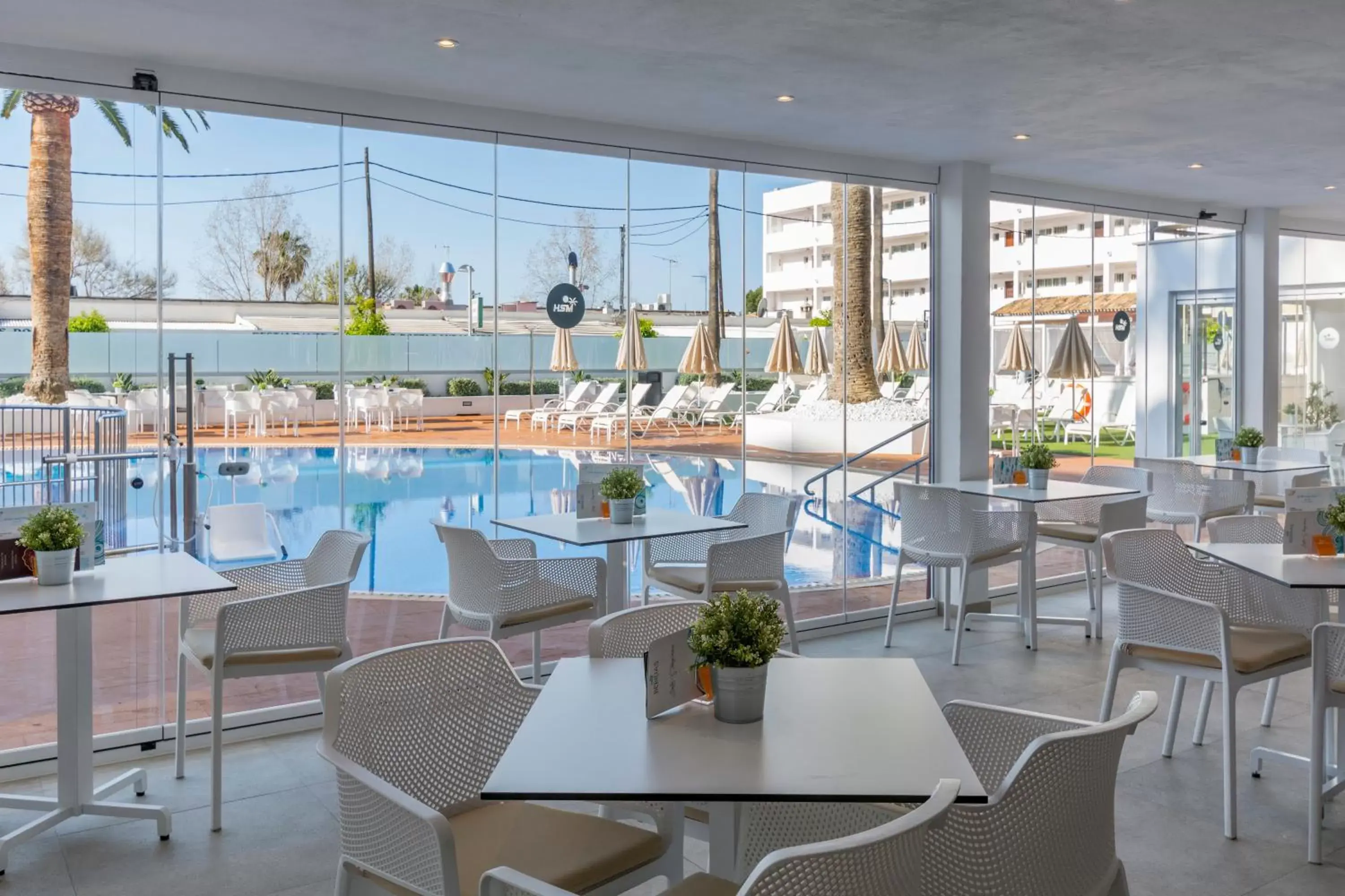 Restaurant/places to eat in HSM Linda Playa Restaurant/places to eat in HSM Linda Playa