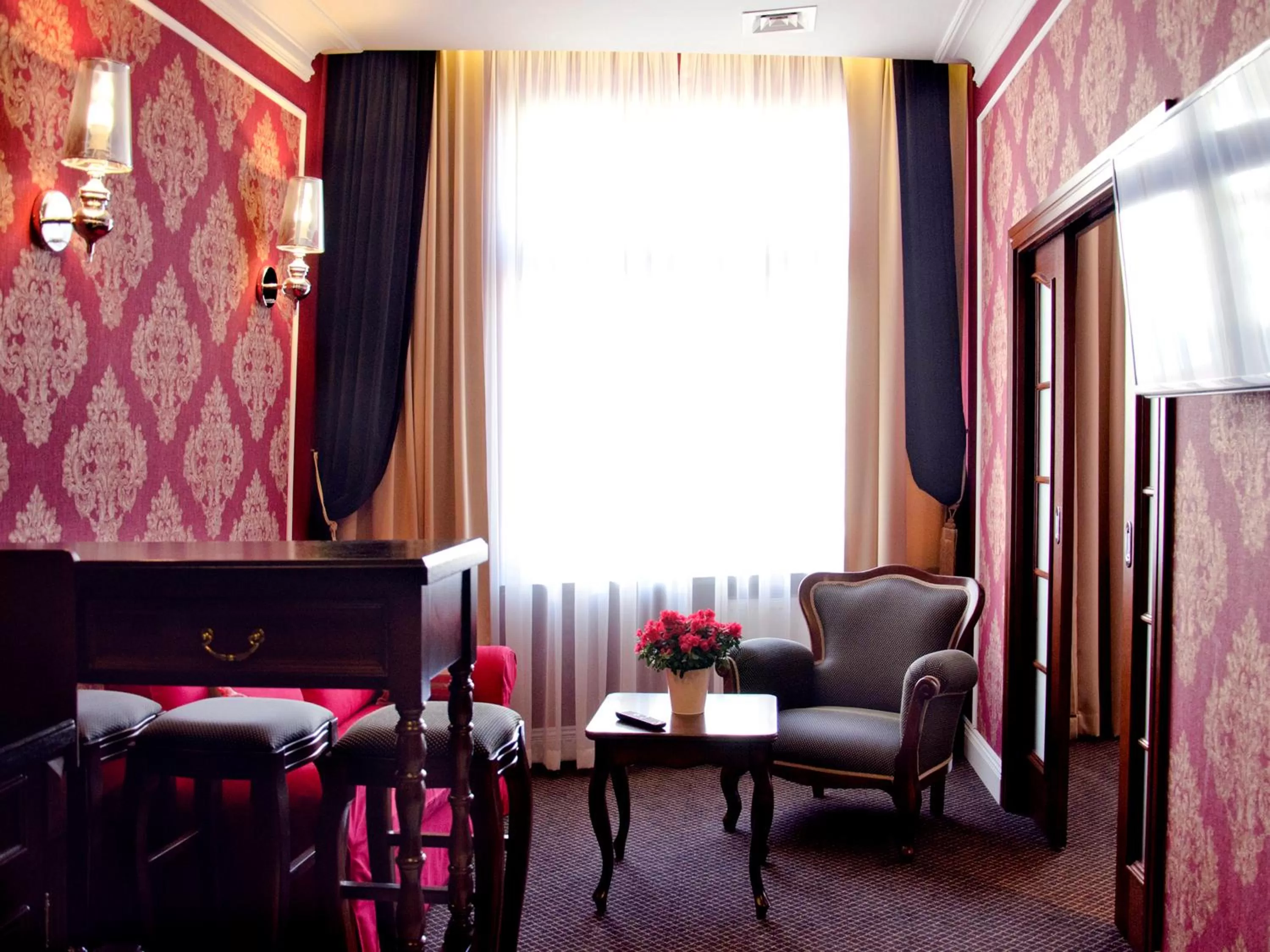 Kitchen or kitchenette in SleepWalker Boutique Suites