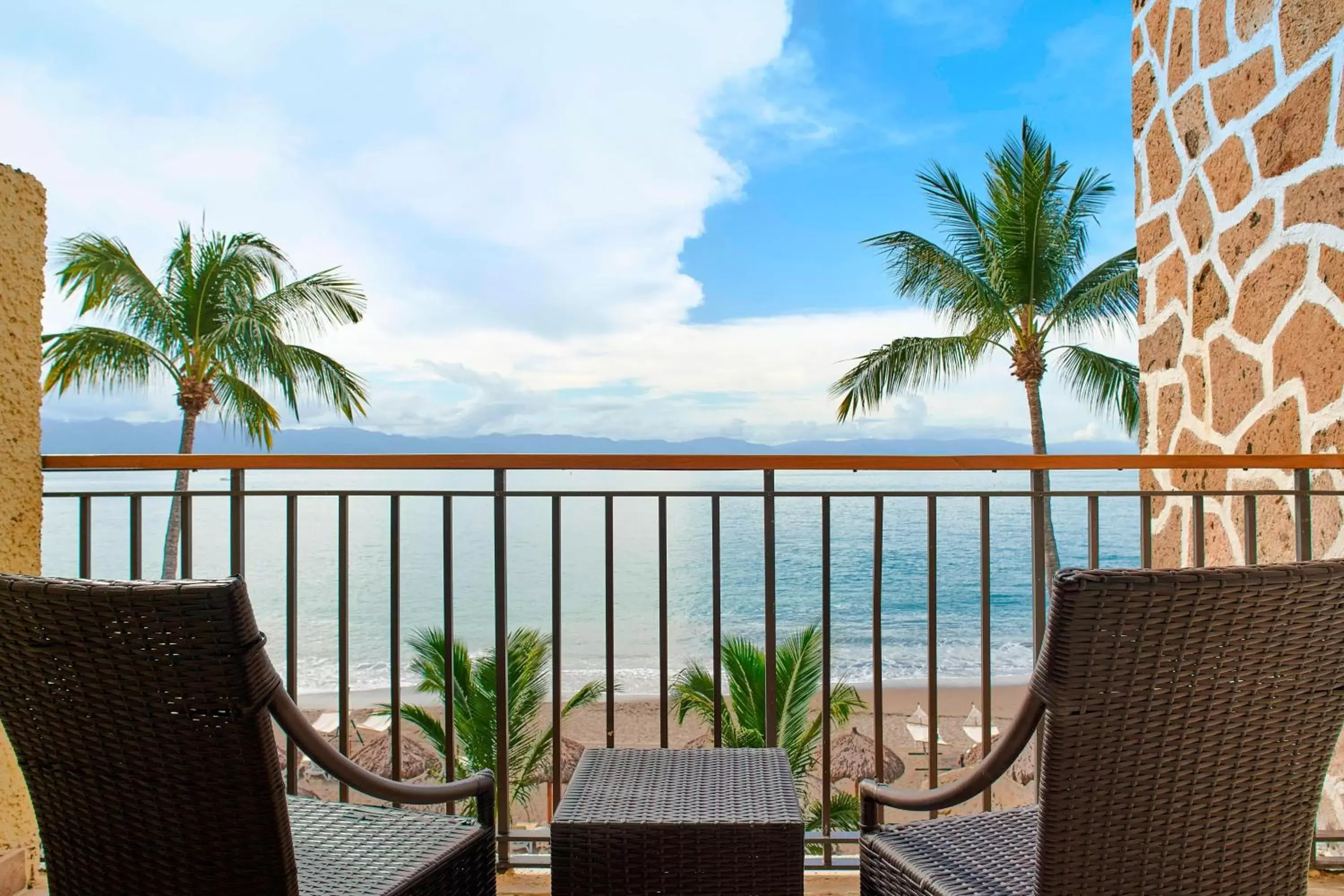 Photo of the whole room, Balcony/Terrace in Marriott Puerto Vallarta Resort & Spa